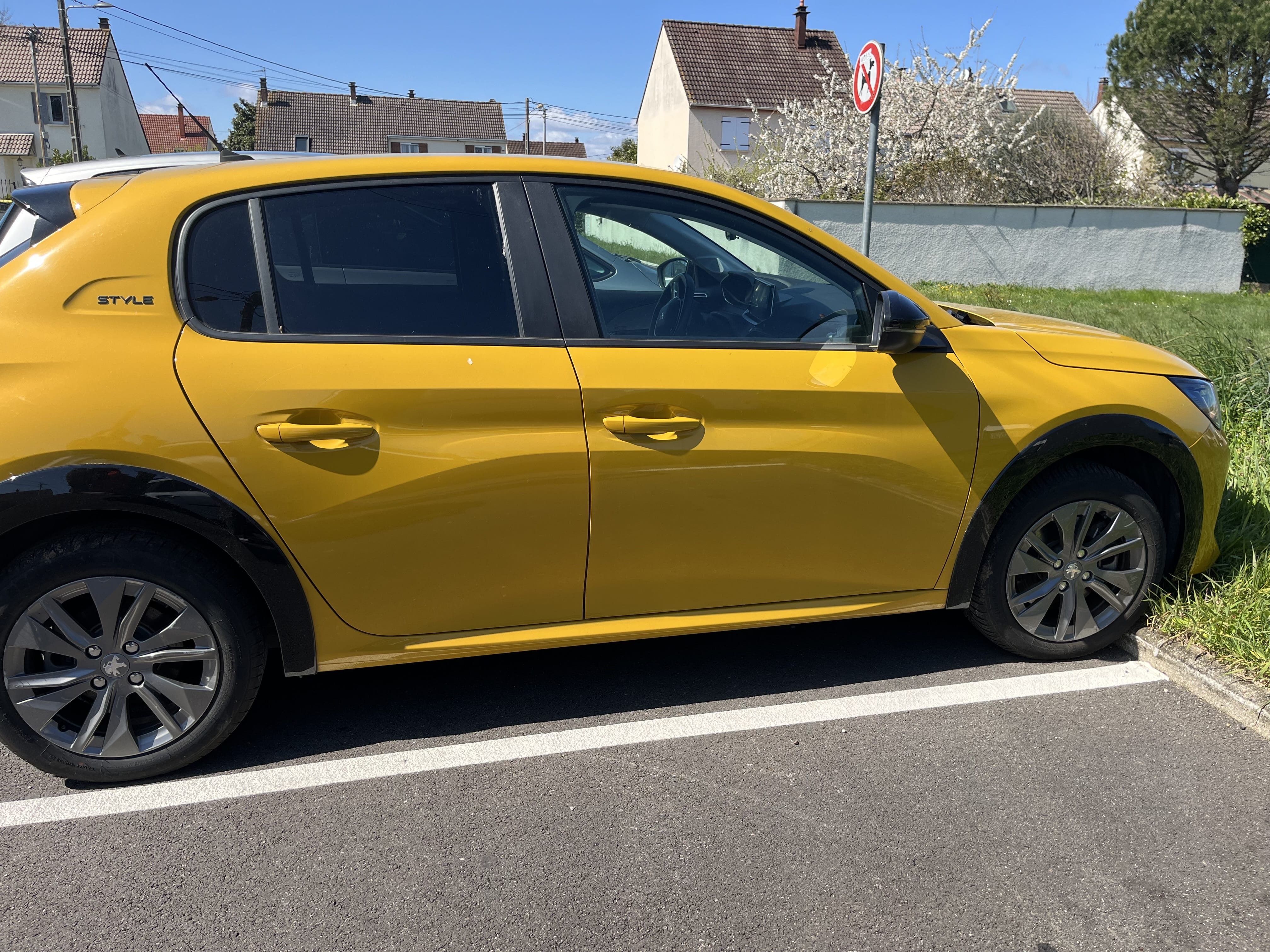 Peugeot 208 avec Climatisation