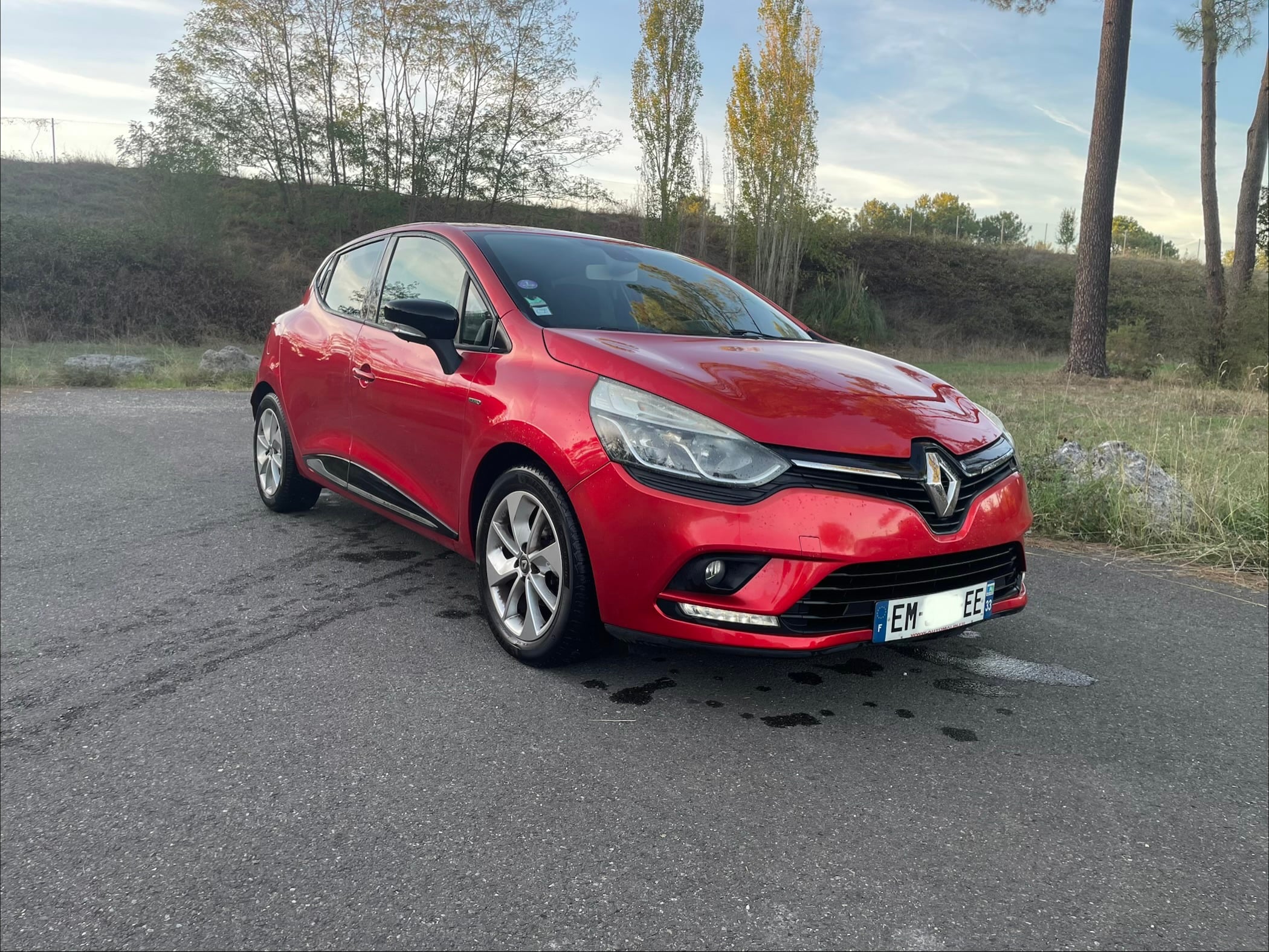 Renault Clio 1.0 Limited à Pessac & aéroport Bordeaux (réf EM328), 2017, Essence 98