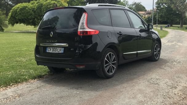 Renault Grand Scenic Accès exclusif dans la Gare de Bordeaux - Louez le Grand Scénic 7 Places – Spacieux avec Régulateur de vitesse