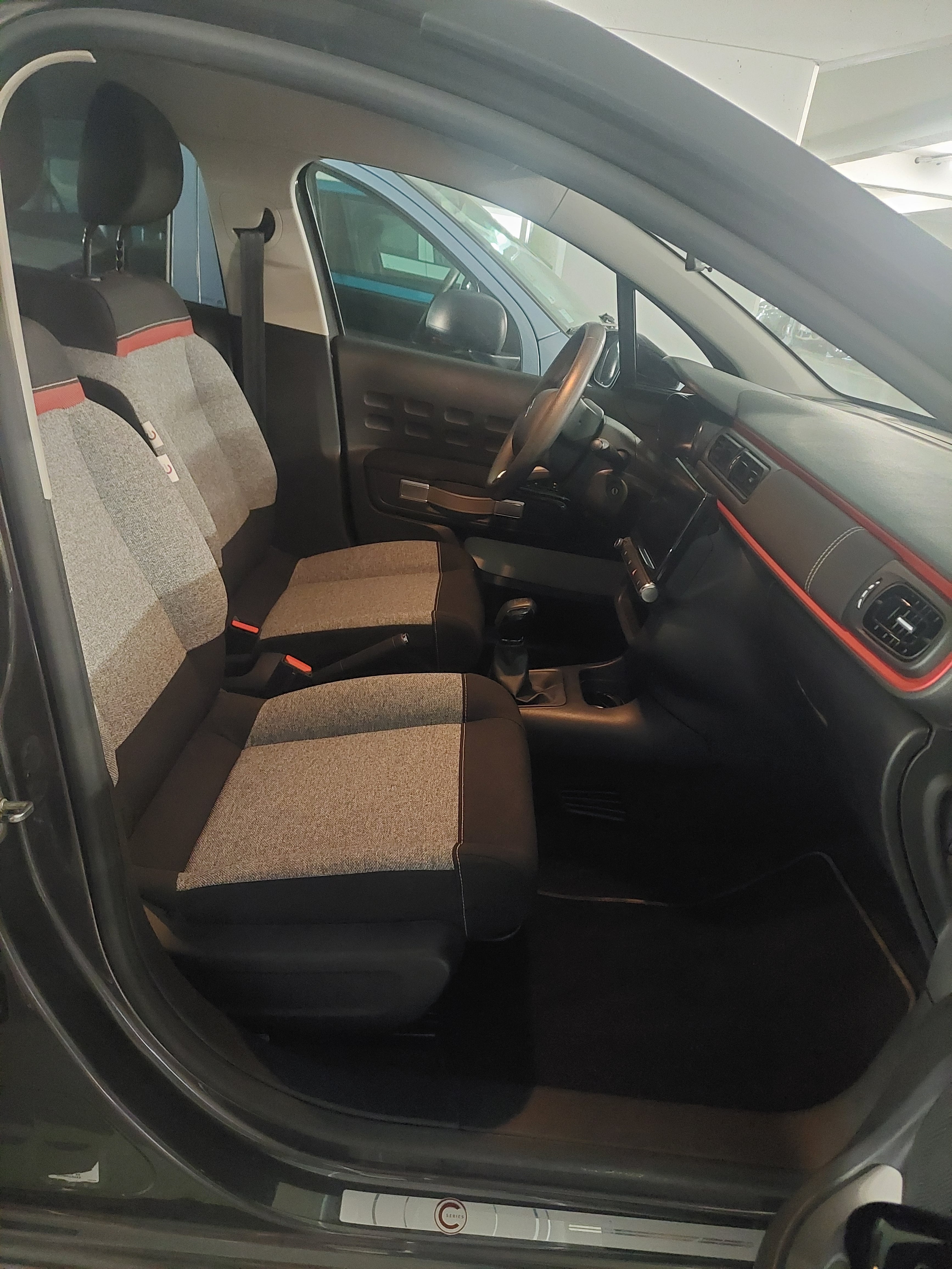 Citroen C3 1.2 turbo 83ch C-Series (essence) avec Apple CarPlay