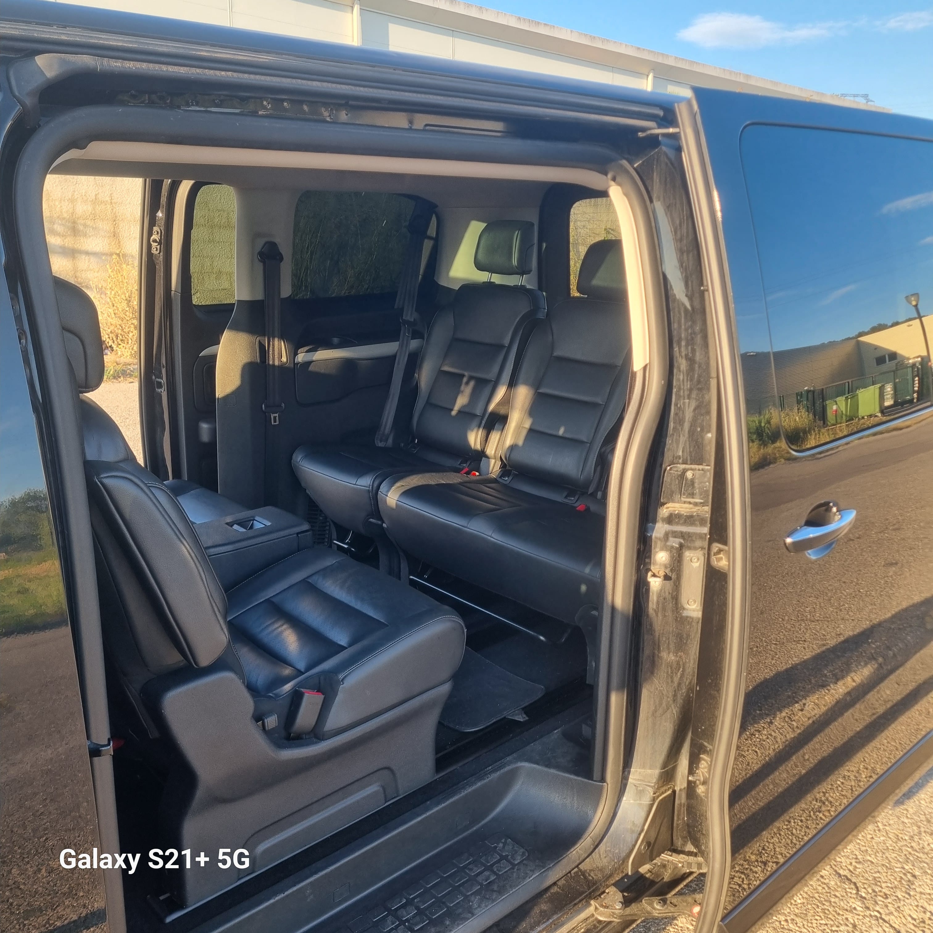 Peugeot Traveller Business 2litre hdi 180 avec Entrée audio / iPod