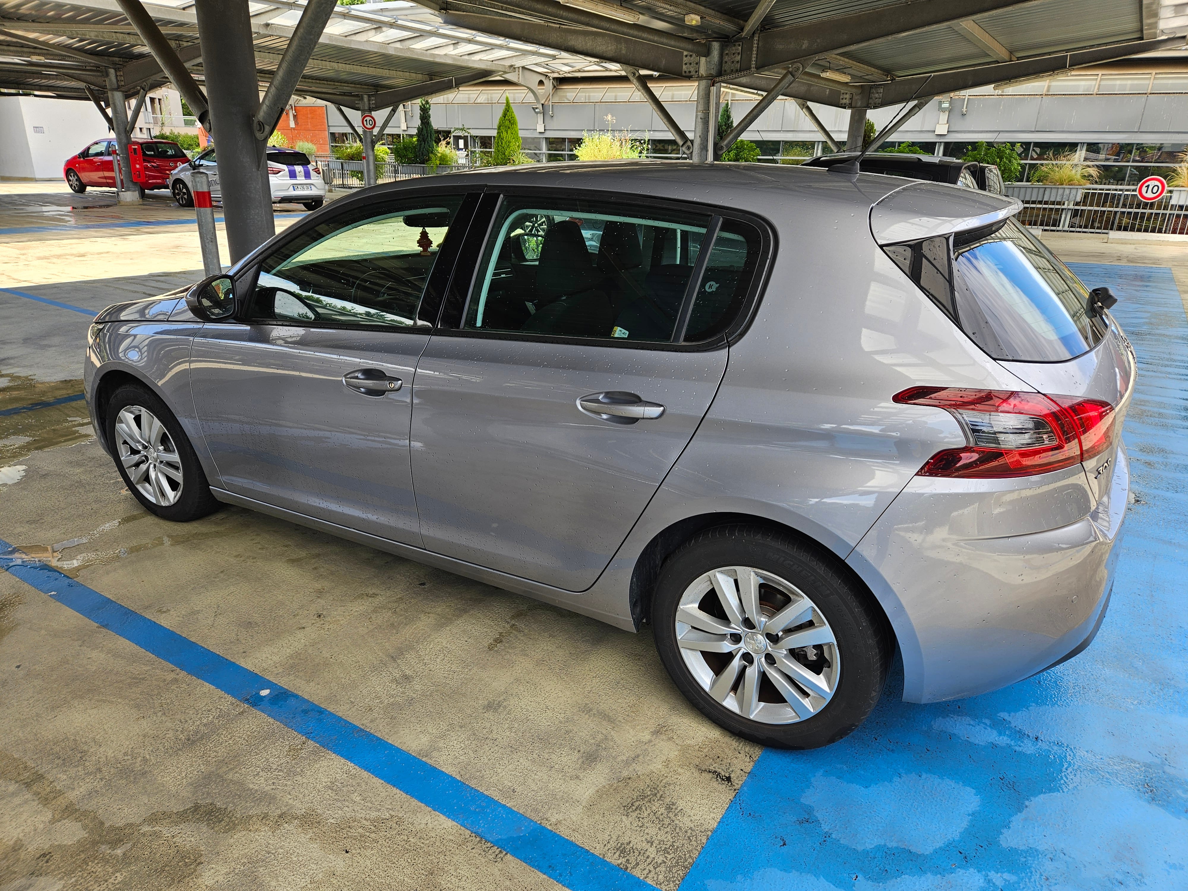 Peugeot 308 avec Climatisation