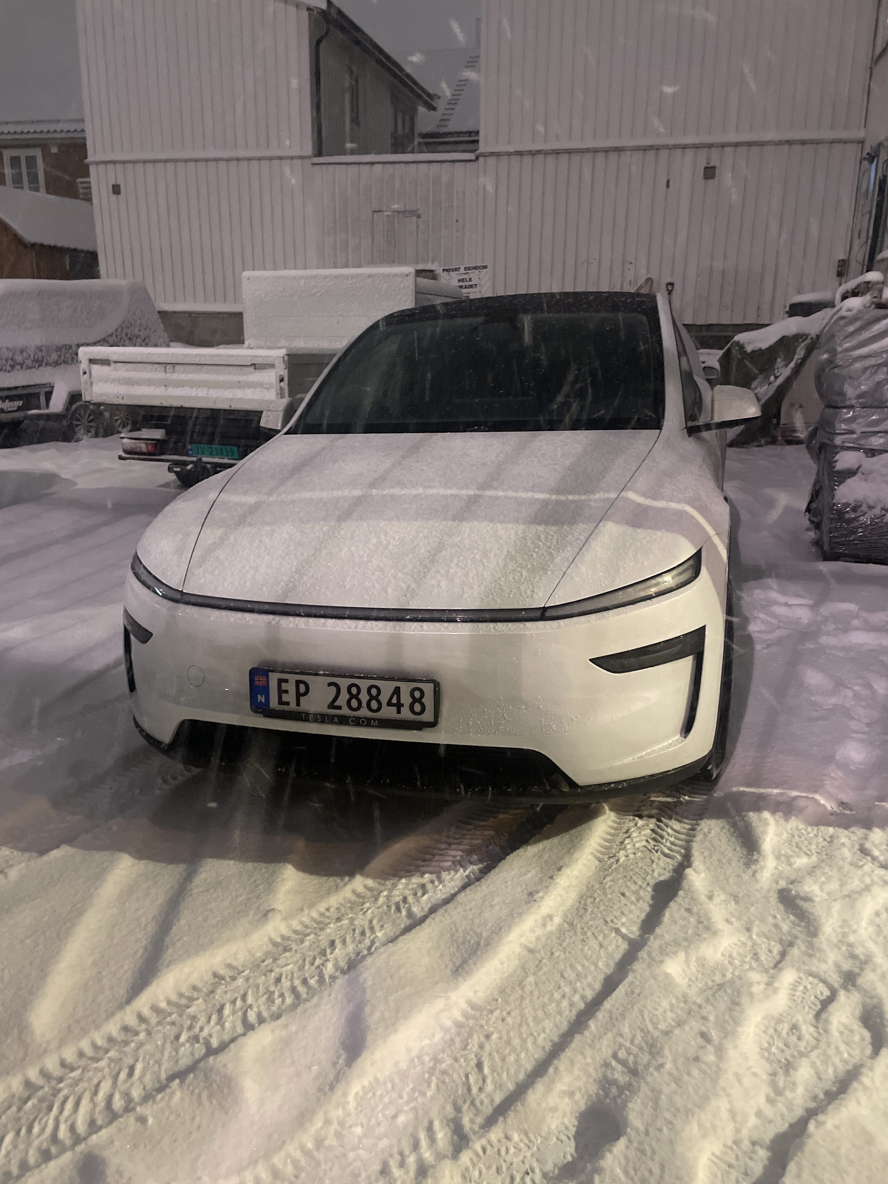 Tesla Model Y Long Range with Bluetooth audio