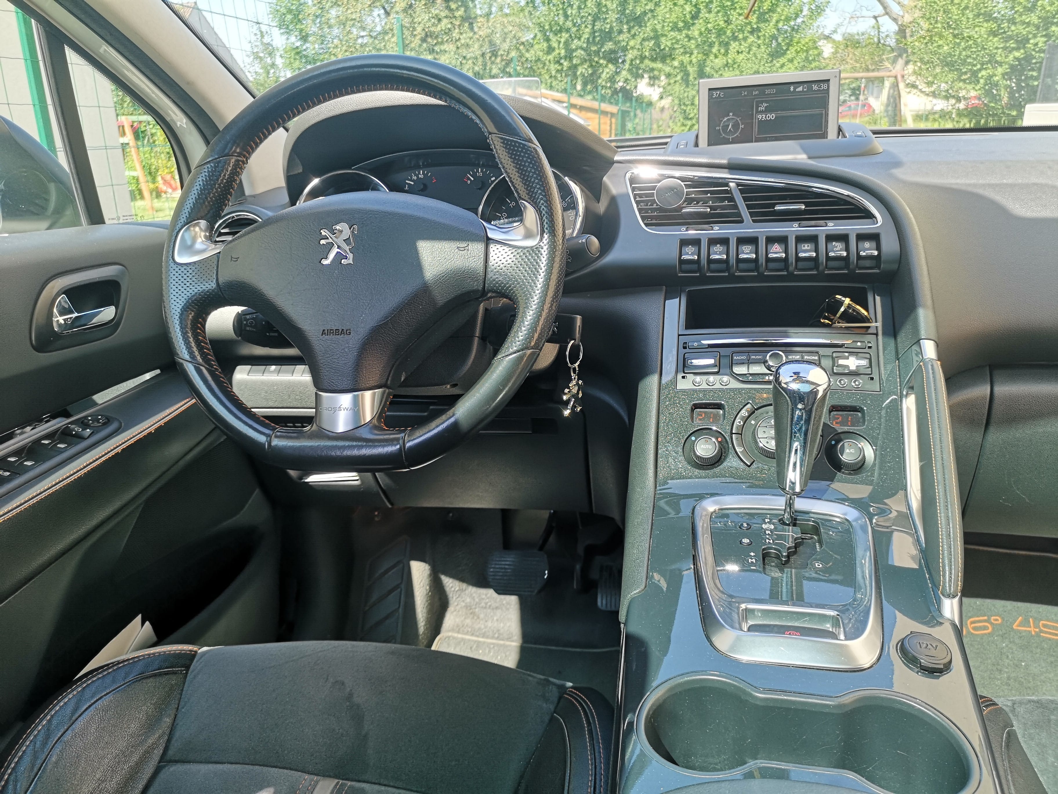 Peugeot 3008 avec Siège bébé