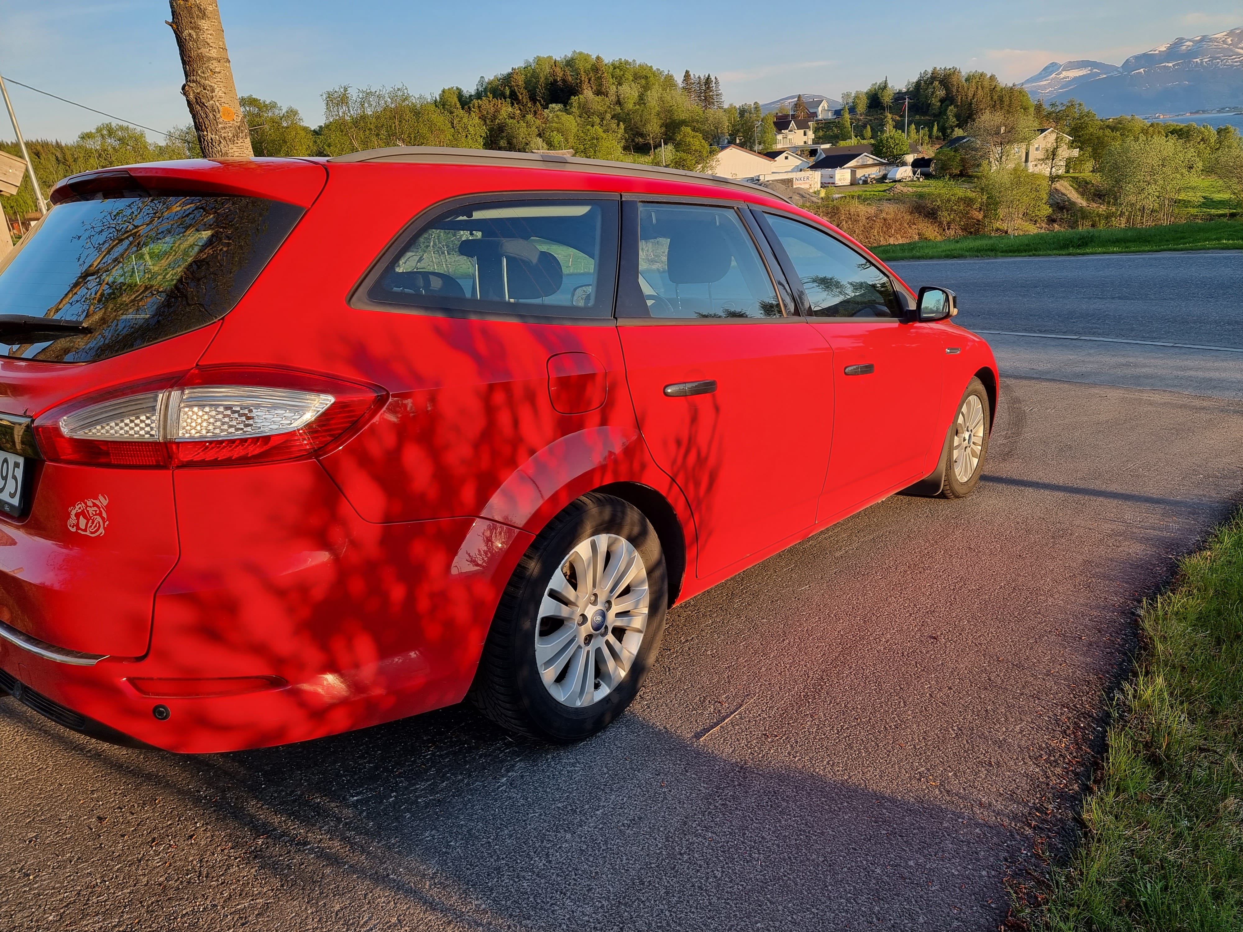 Ford Mondeo SW med Vinterdekk