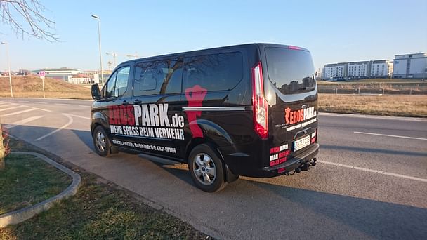 Ford Tourneo Custom mit Navigationsgerät