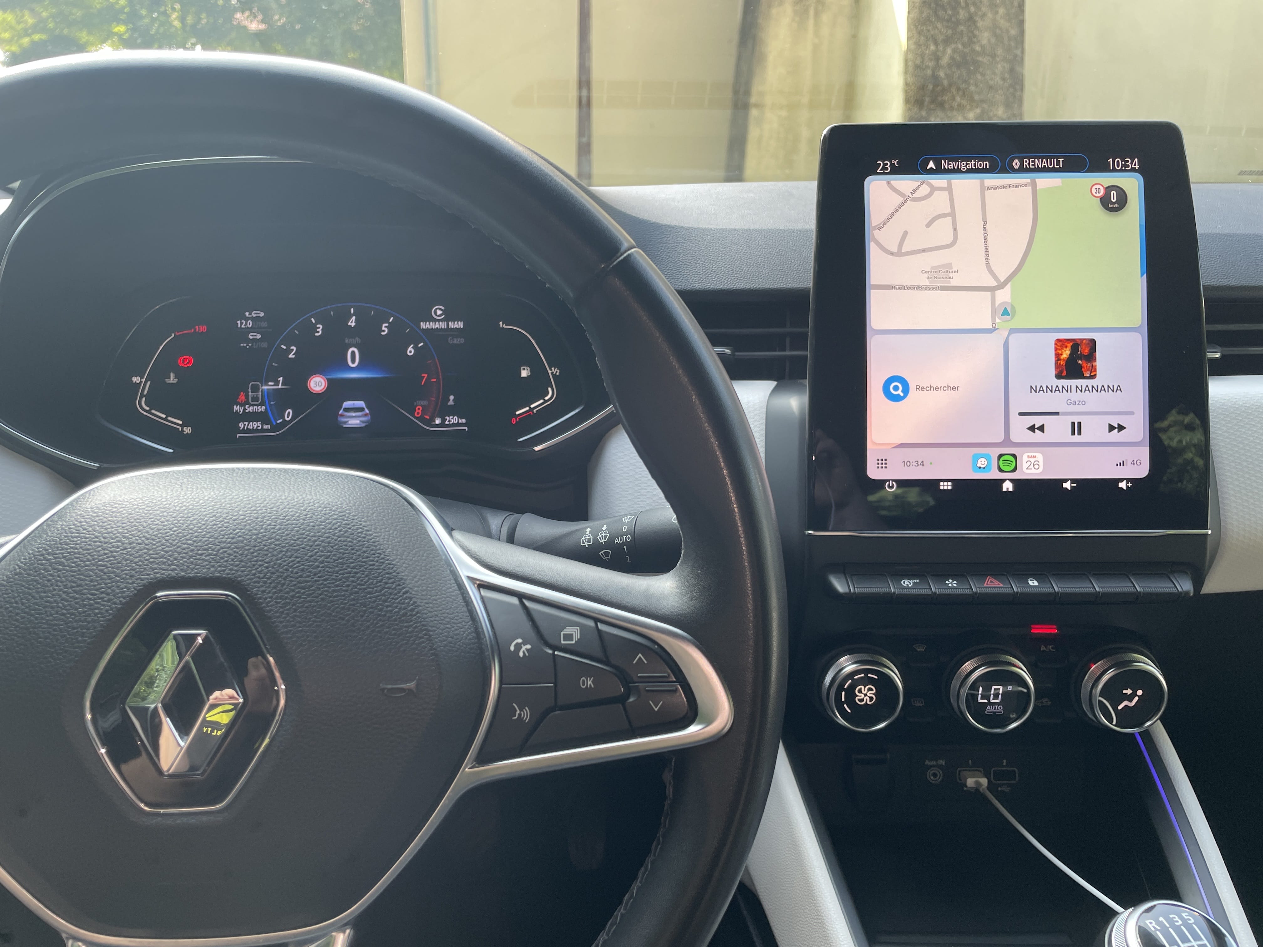 Renault Clio avec Siège bébé