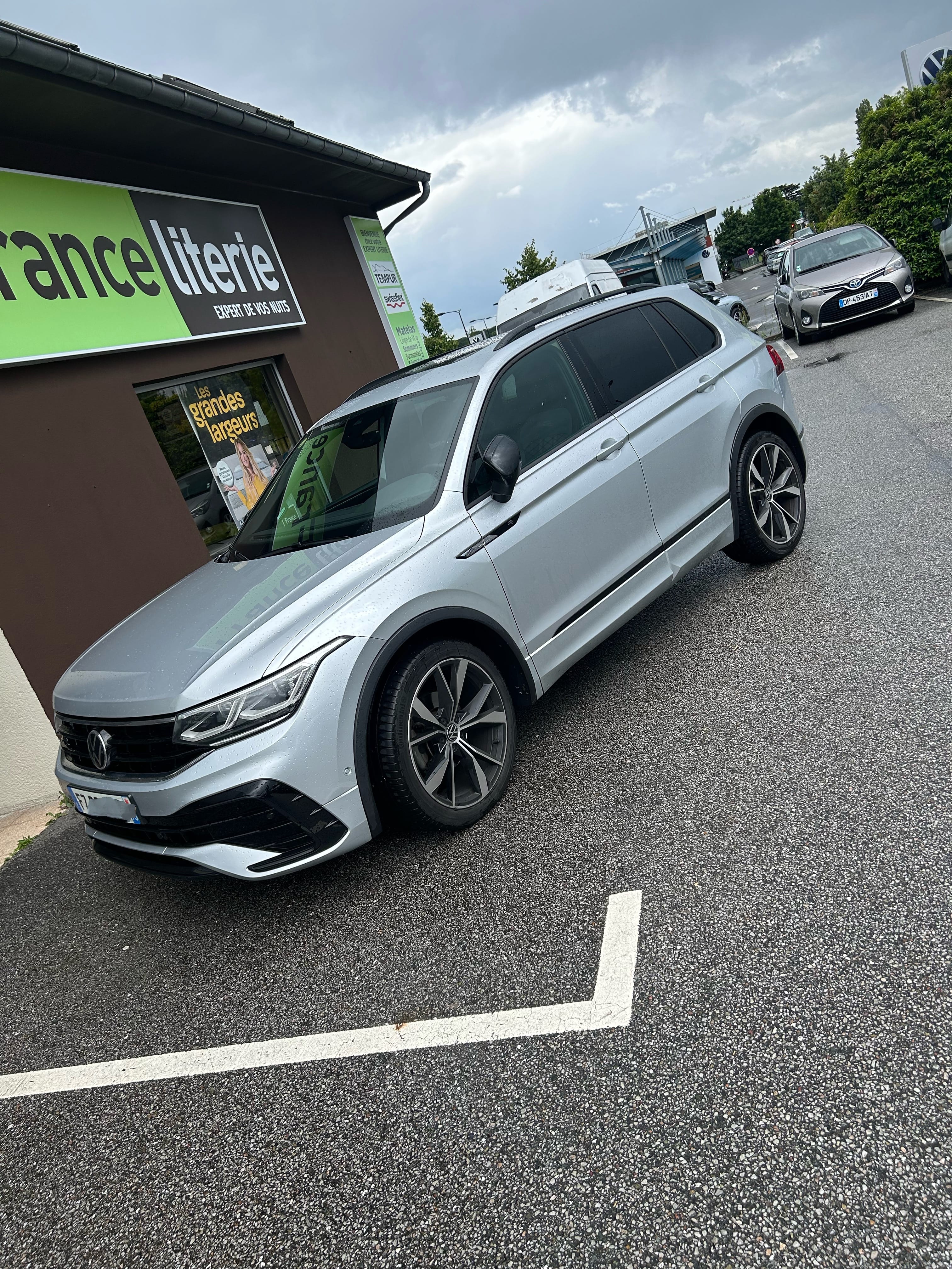 Volkswagen Tiguan SE R-LINE Black, 2021, Diesel, automatique