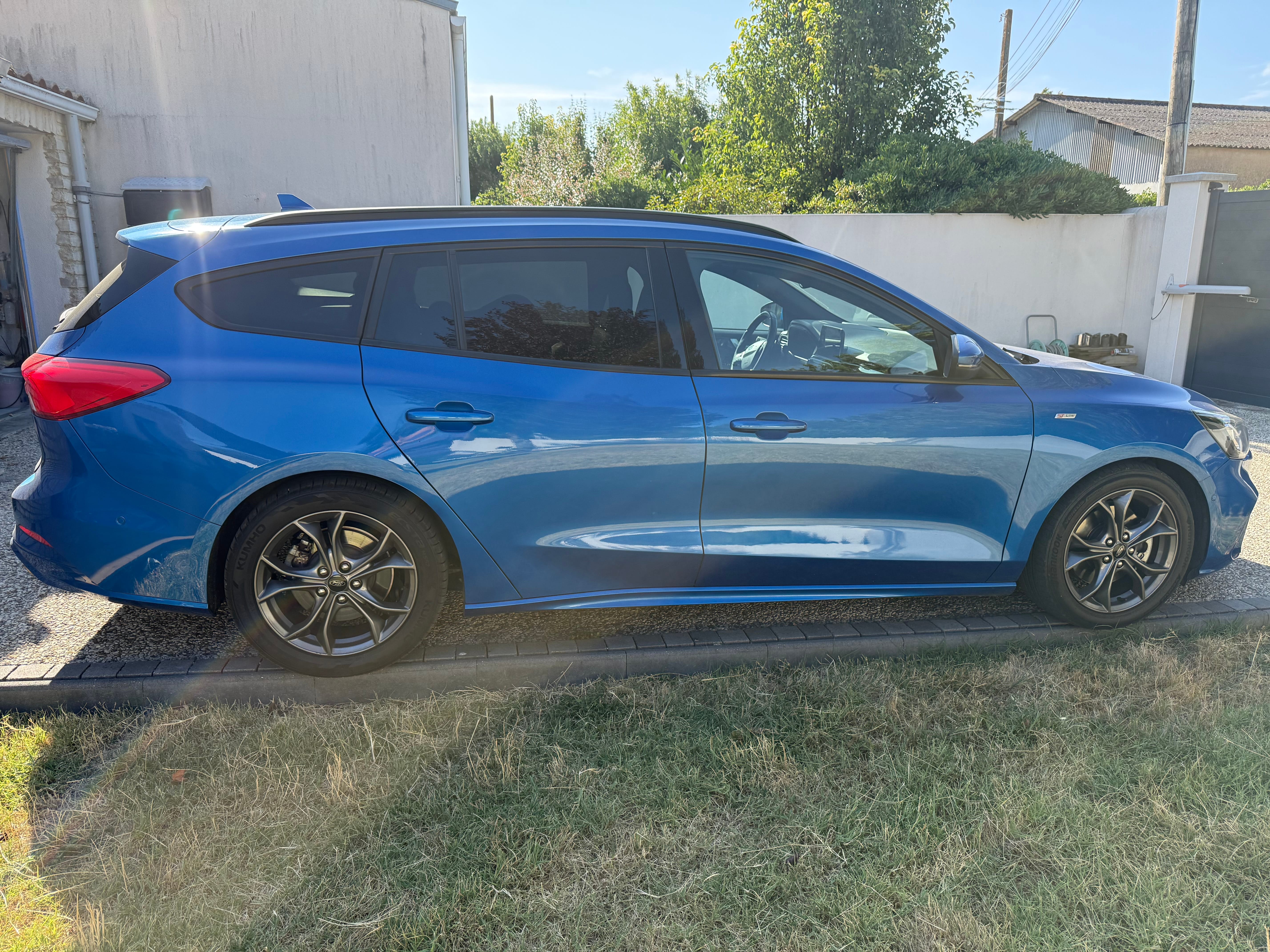 Ford Focus SW 2.0 ecoblue avec Climatisation