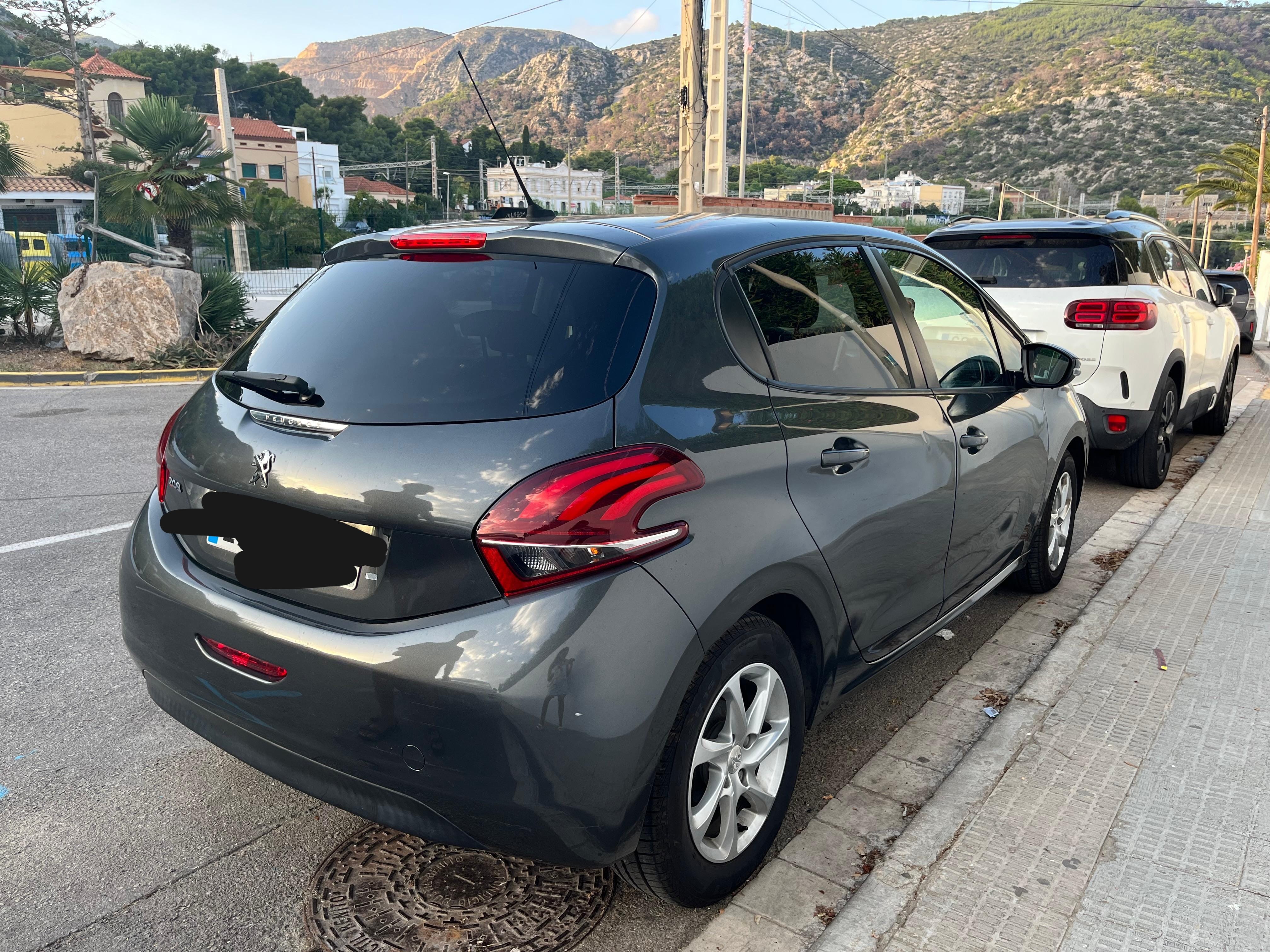 Peugeot 208 1.2 con Control de velocidad