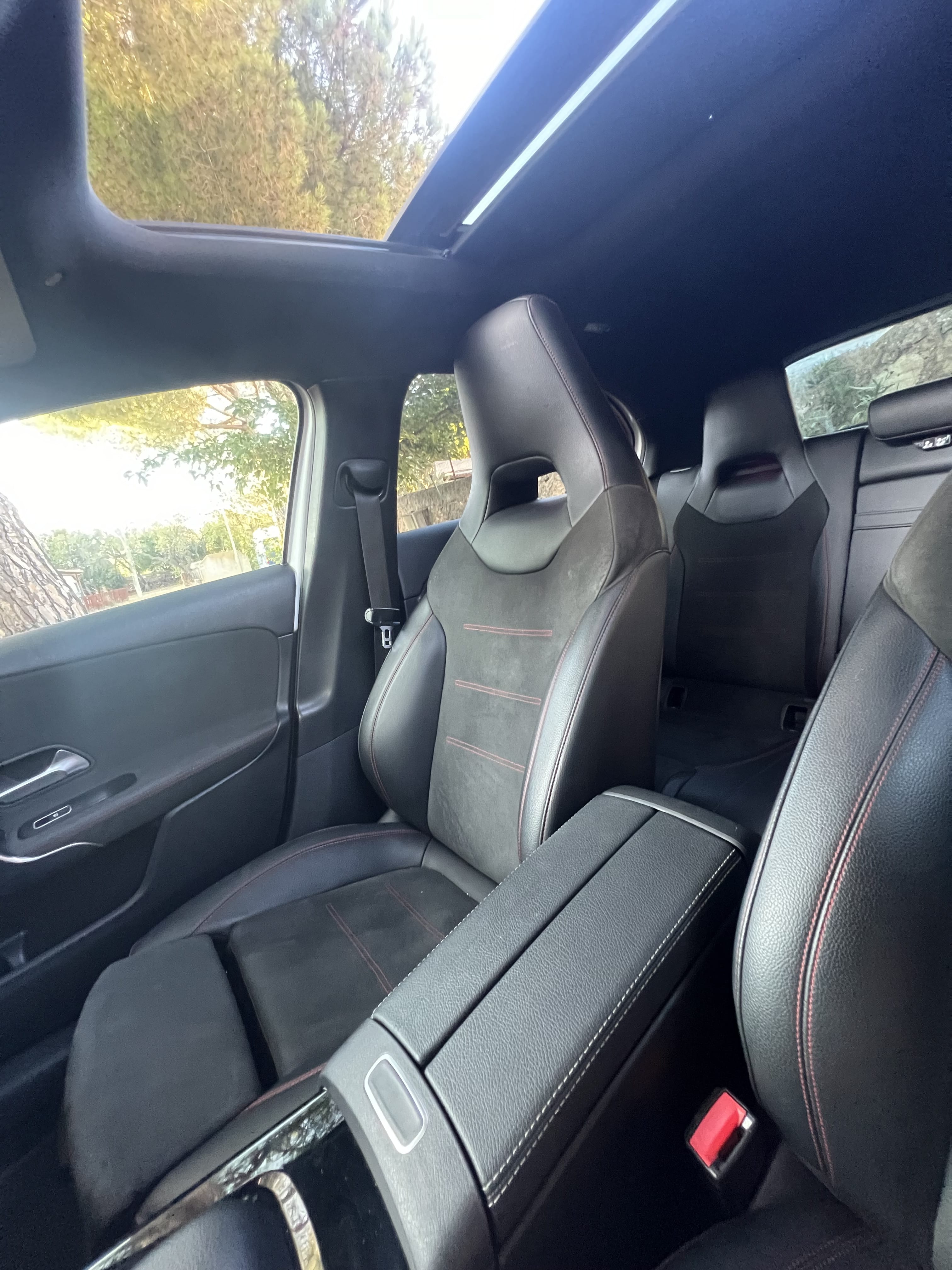 Mercedes-Benz Classe A avec Entrée audio / iPod