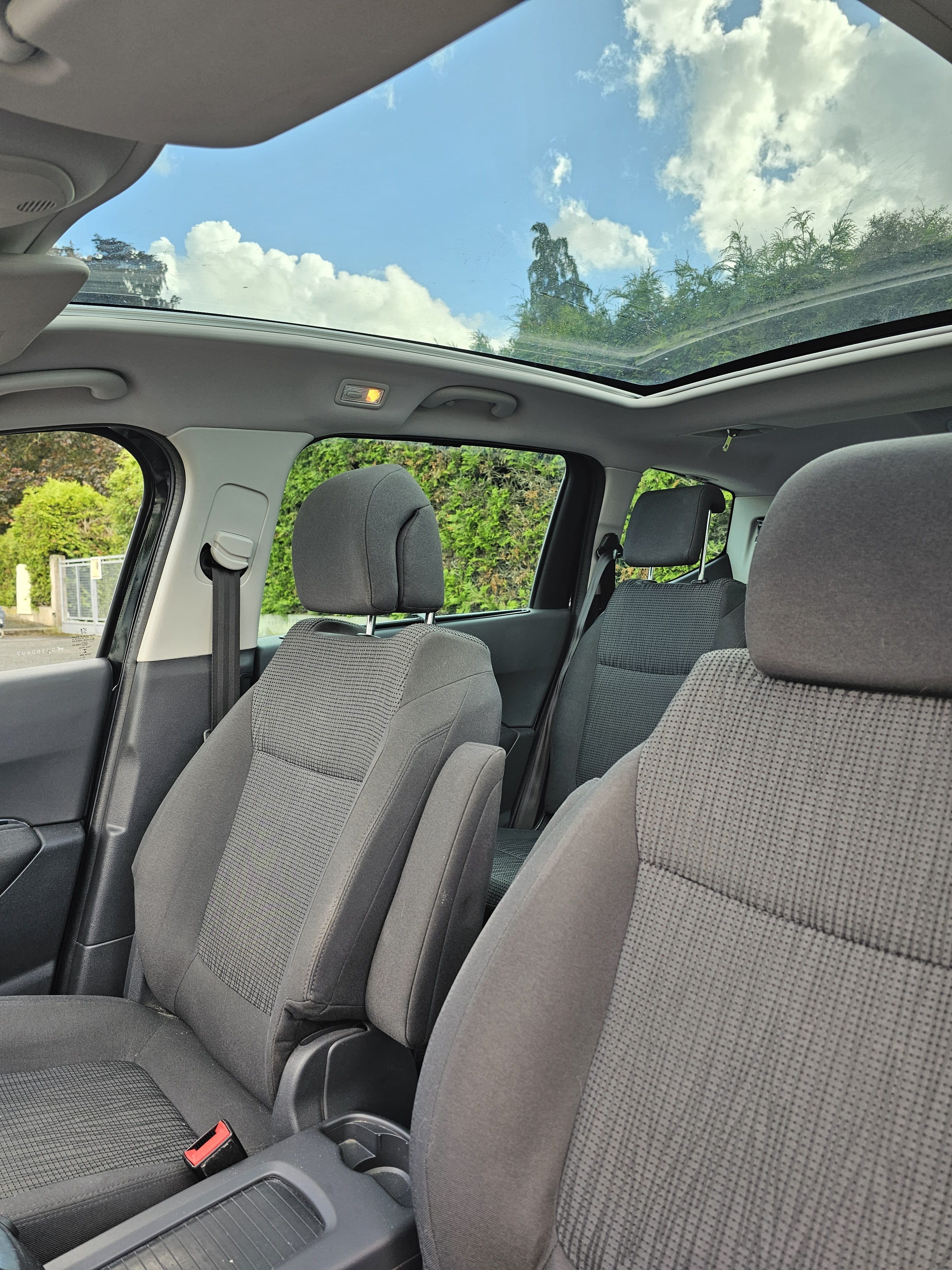 Peugeot 5008 1.6 HDI avec Entrée audio / iPod