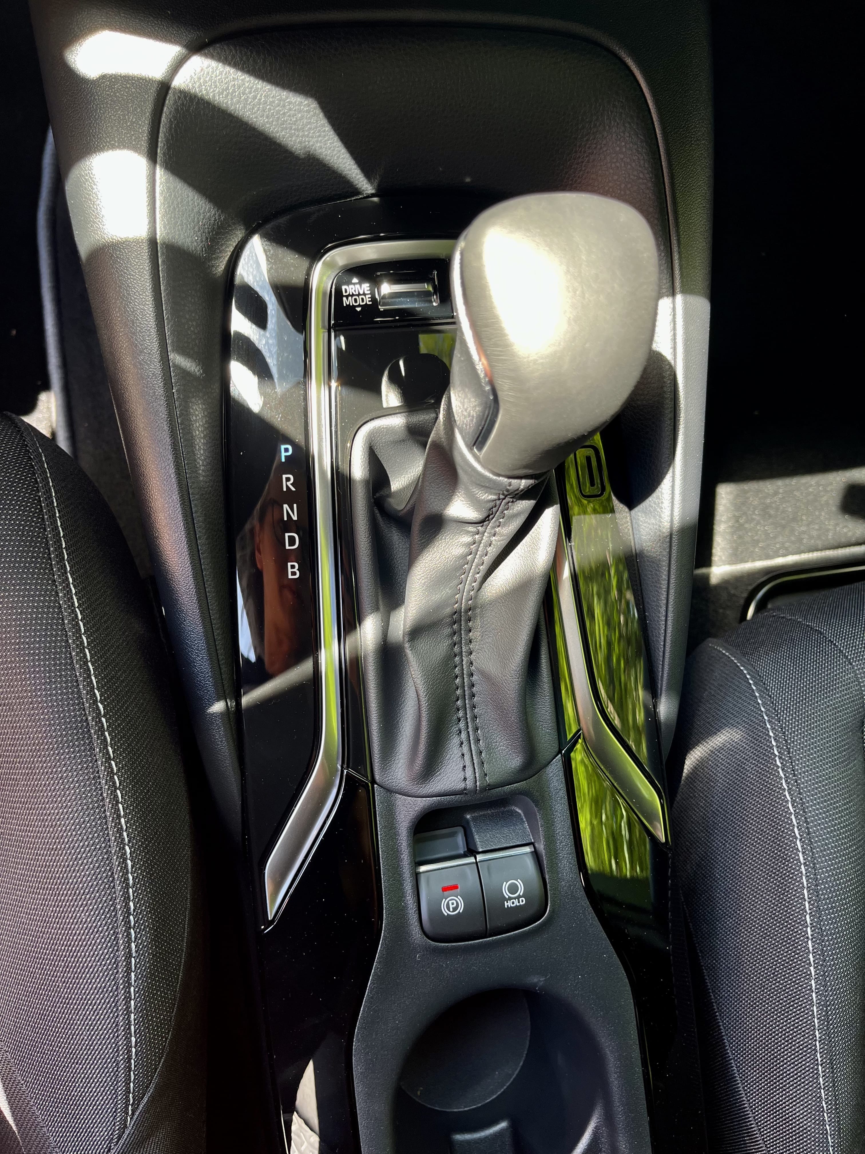 Toyota Corolla Hybrid - Sport mit Audio-/iPod-Zugang