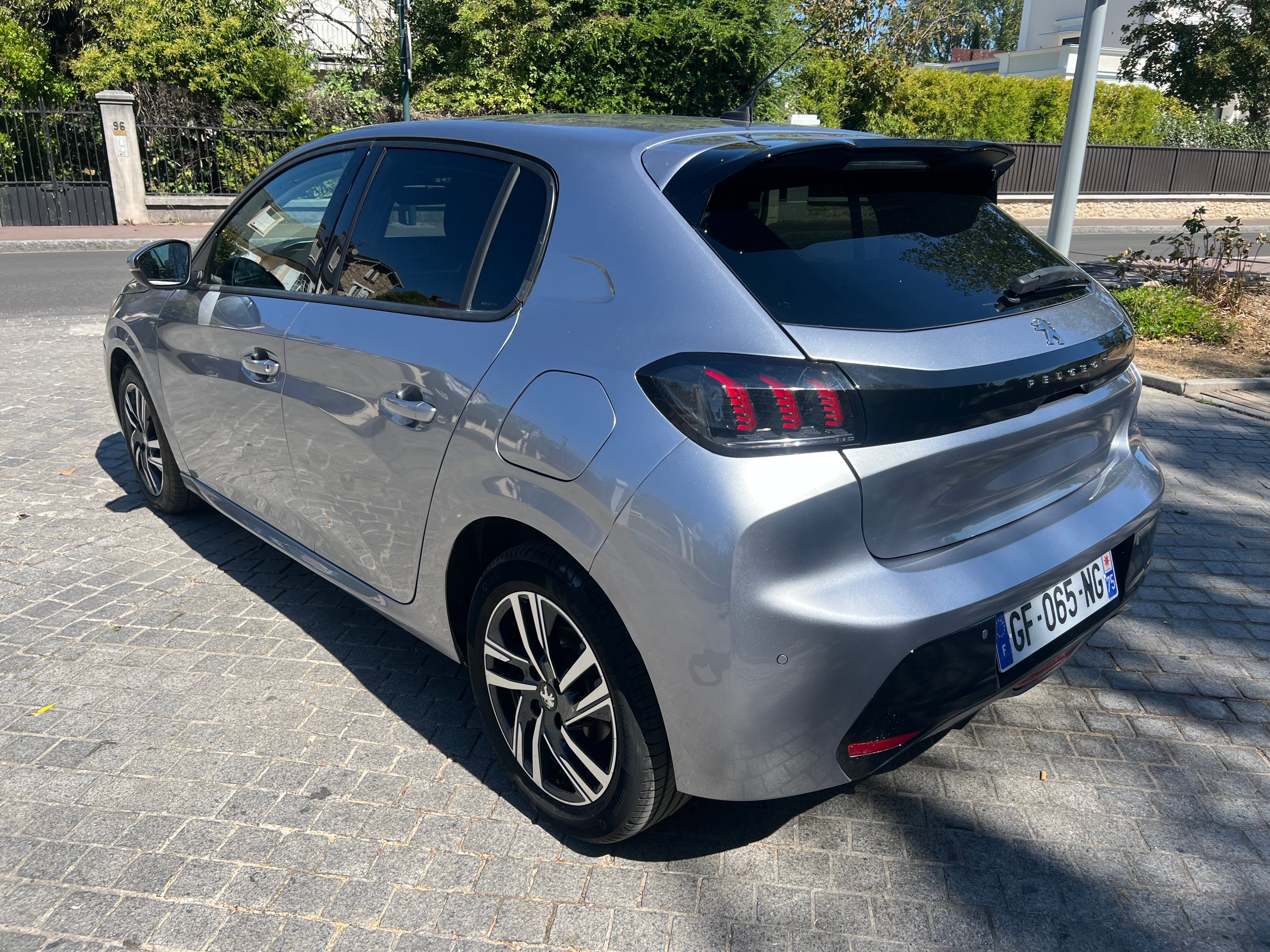 Peugeot 208 Boîte automatique avec Audio Bluetooth