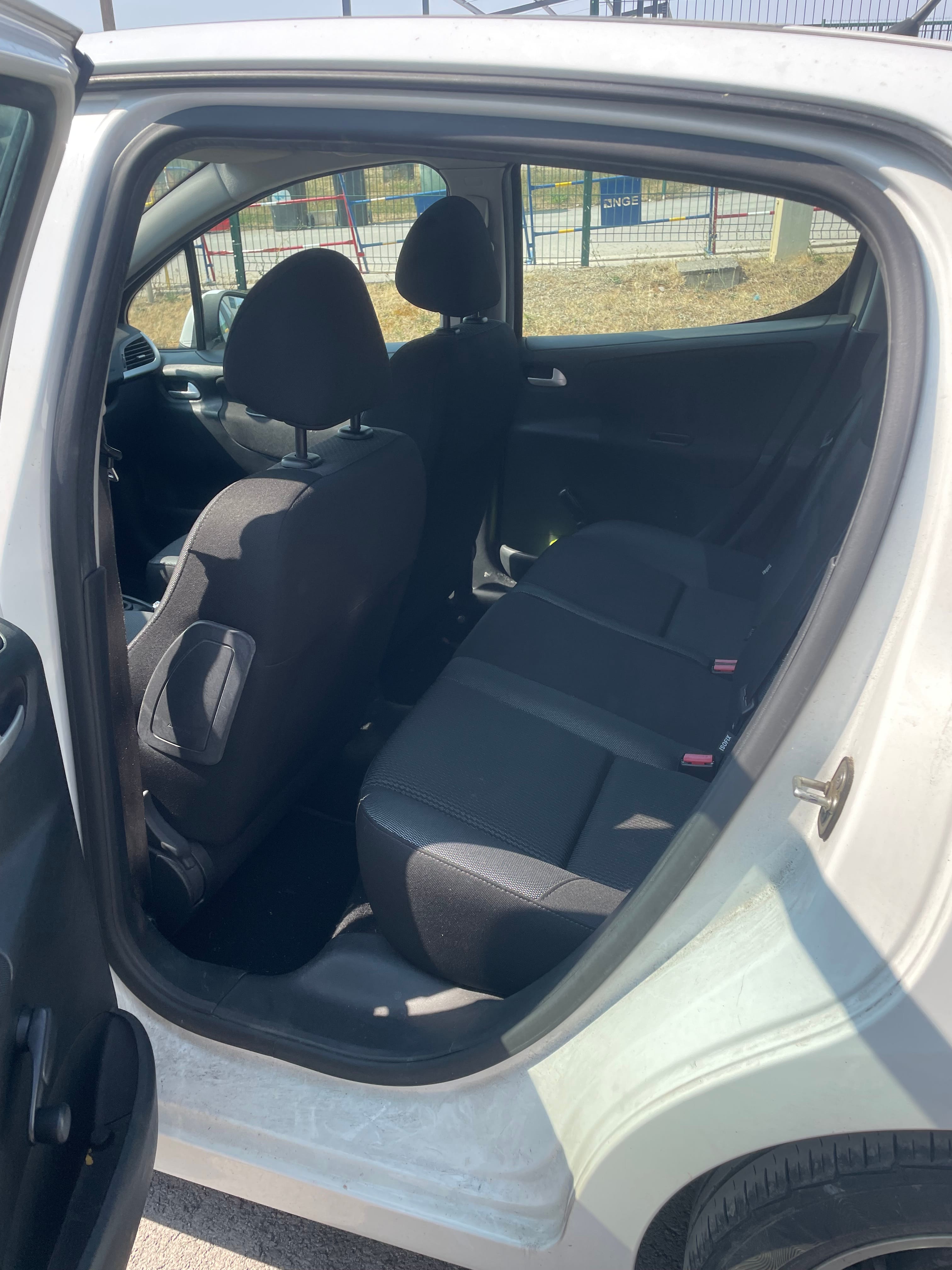 Peugeot 207 avec Port USB