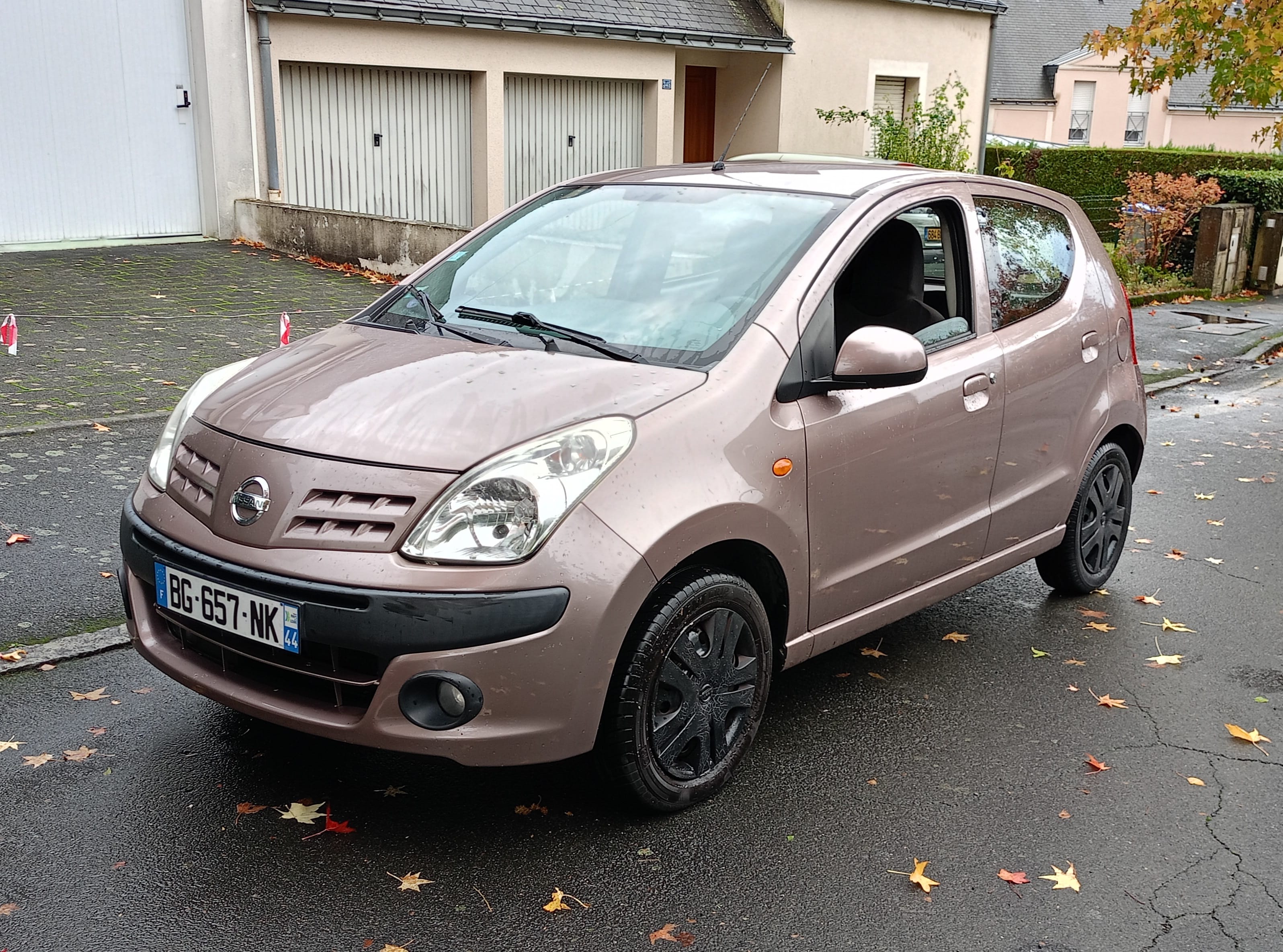 Nissan Pixo, 2011, Essence 95
