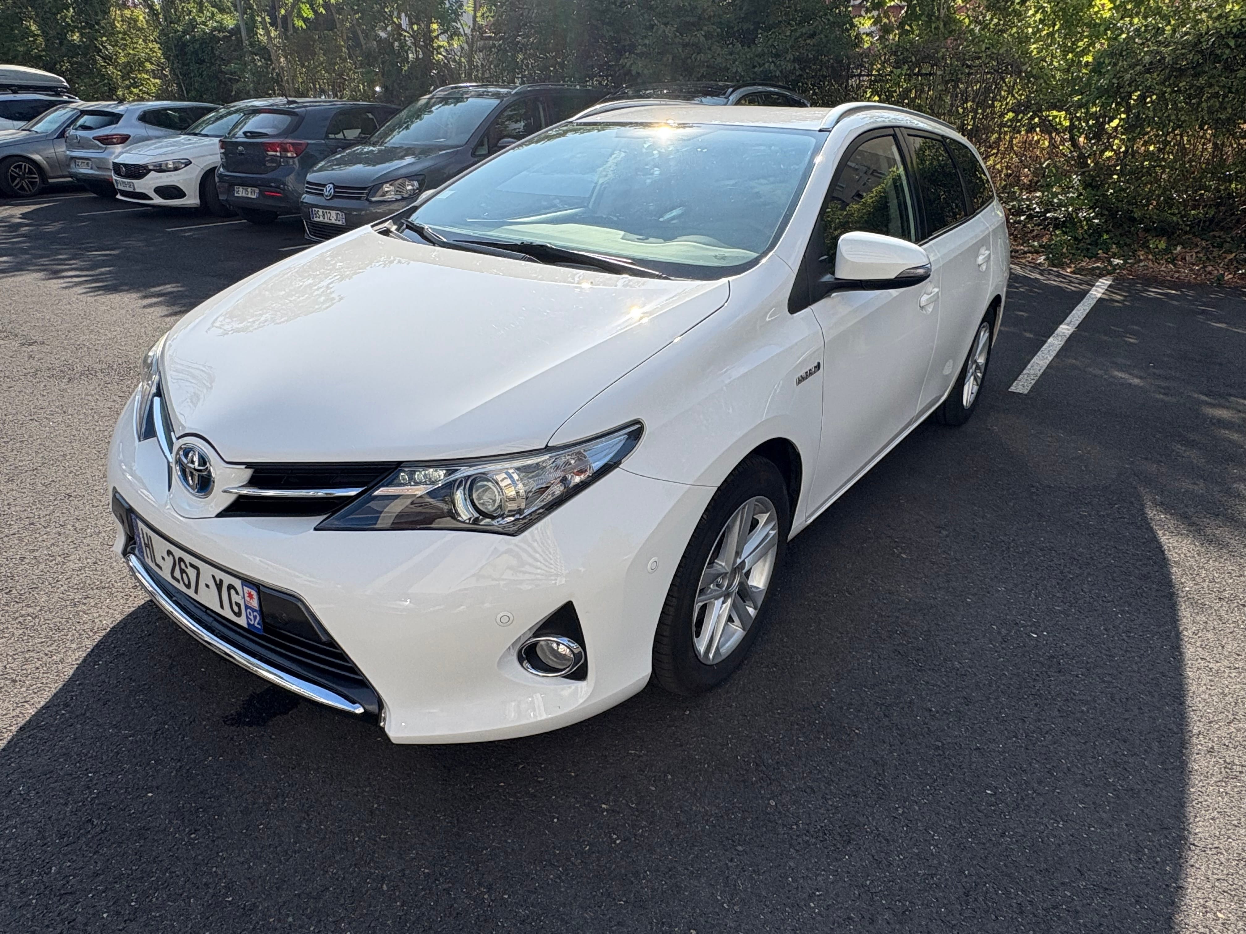 Toyota Auris Break, 2014, Essence 95 / Électrique (hybride), automatique