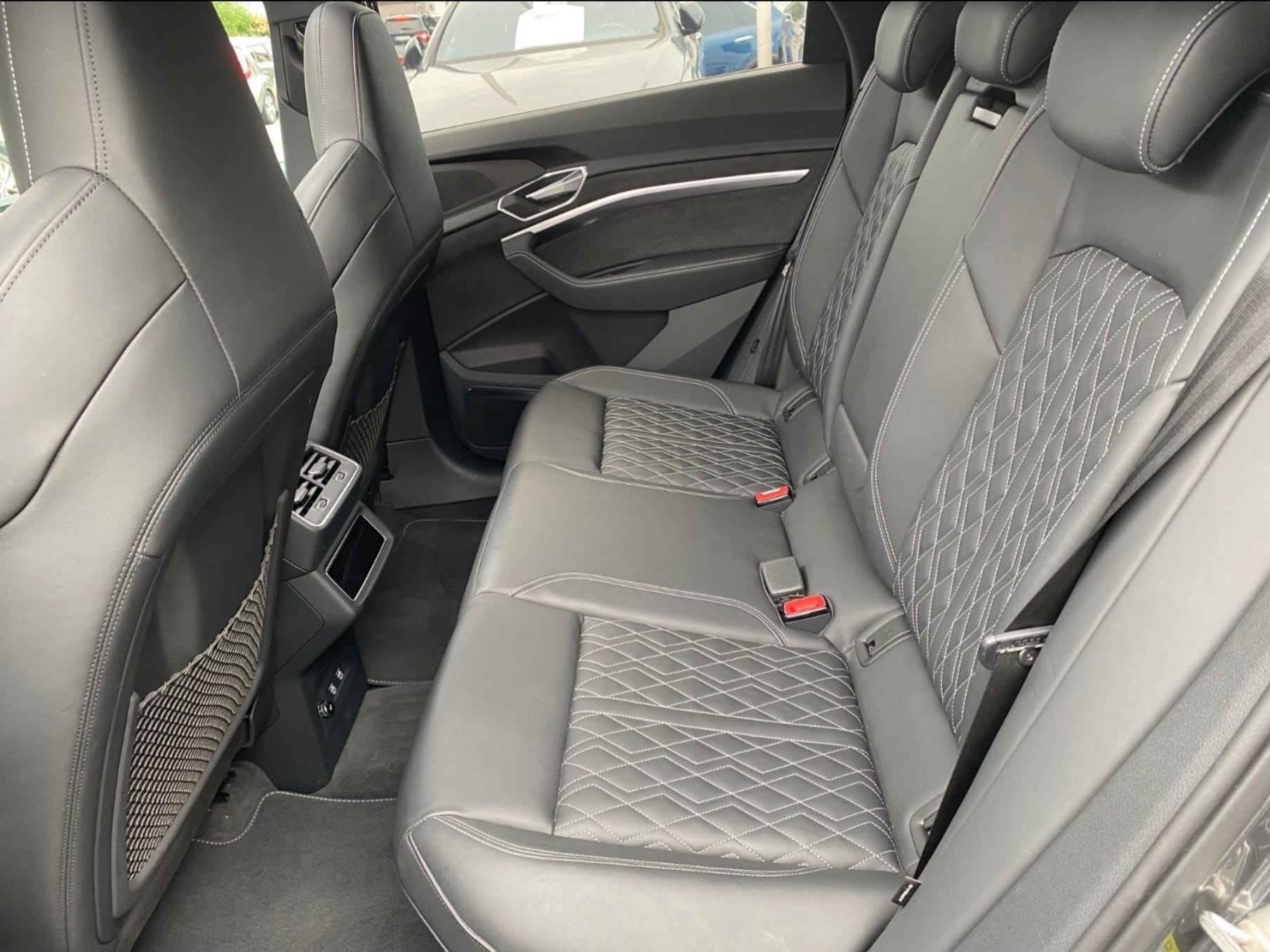 Audi e-tron Sportback med Bluetooth audio