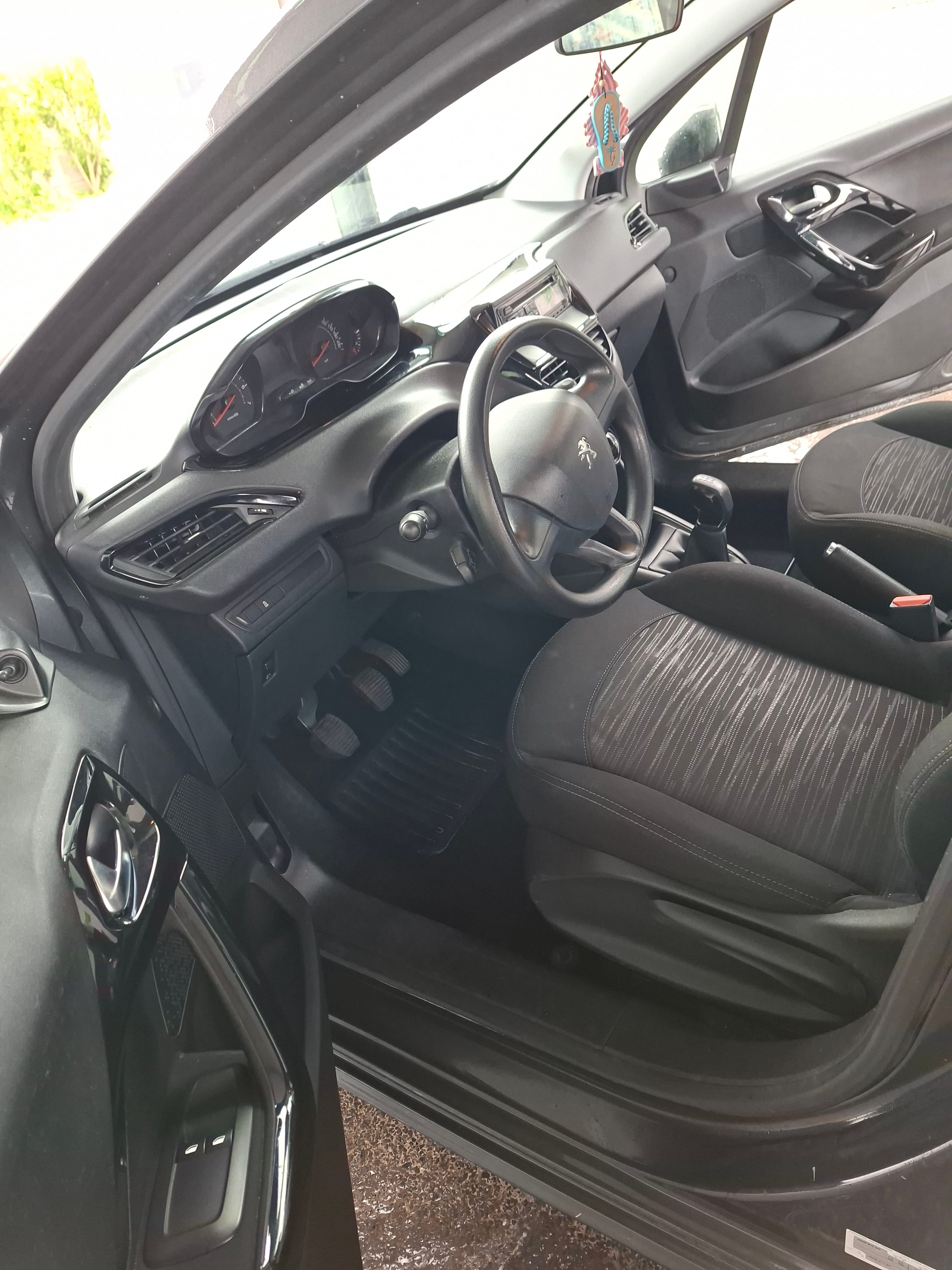Peugeot 208 1. Vti 68ch avec Entrée audio / iPod