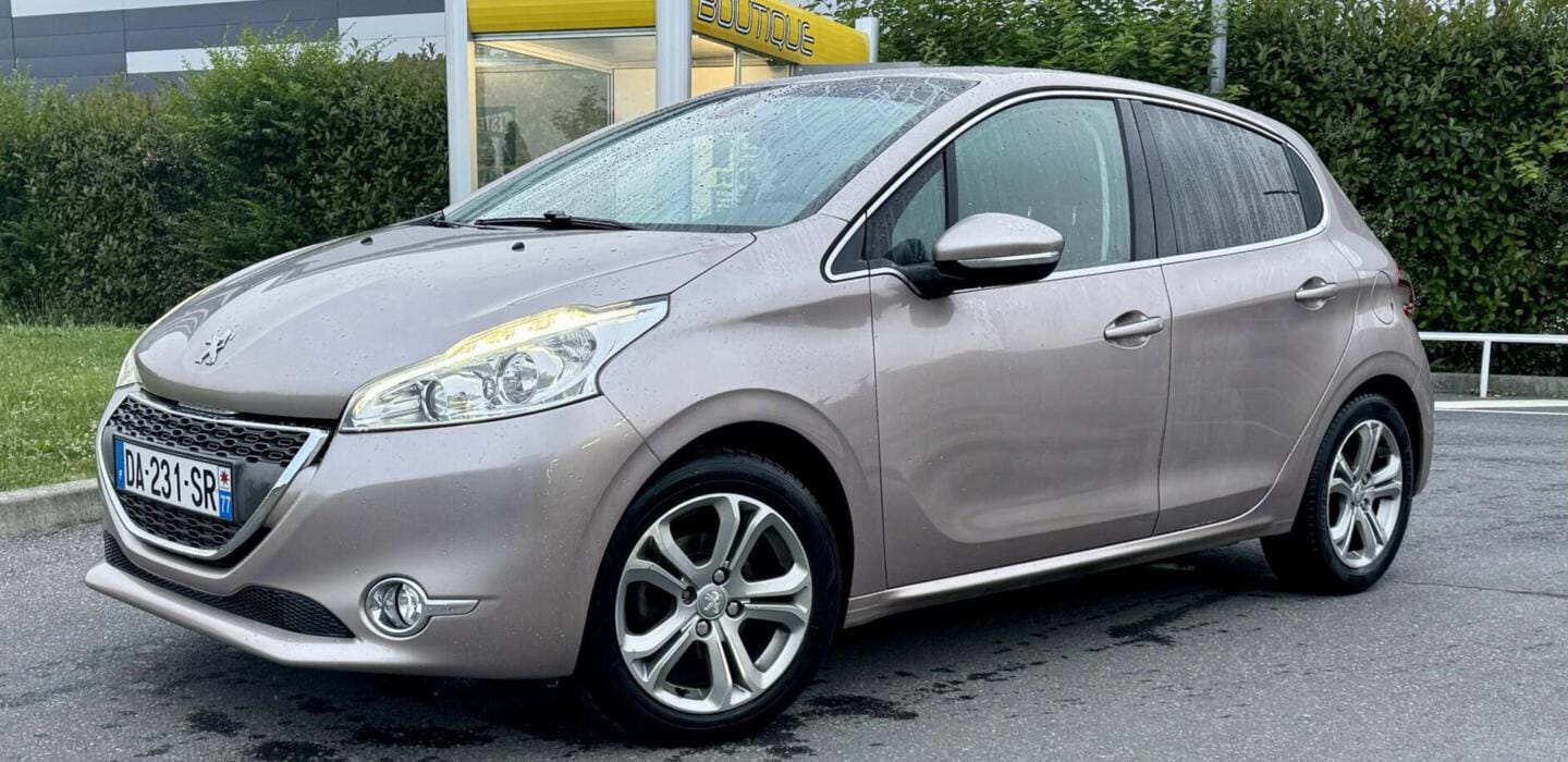 Peugeot 208, 2013, Essence 98