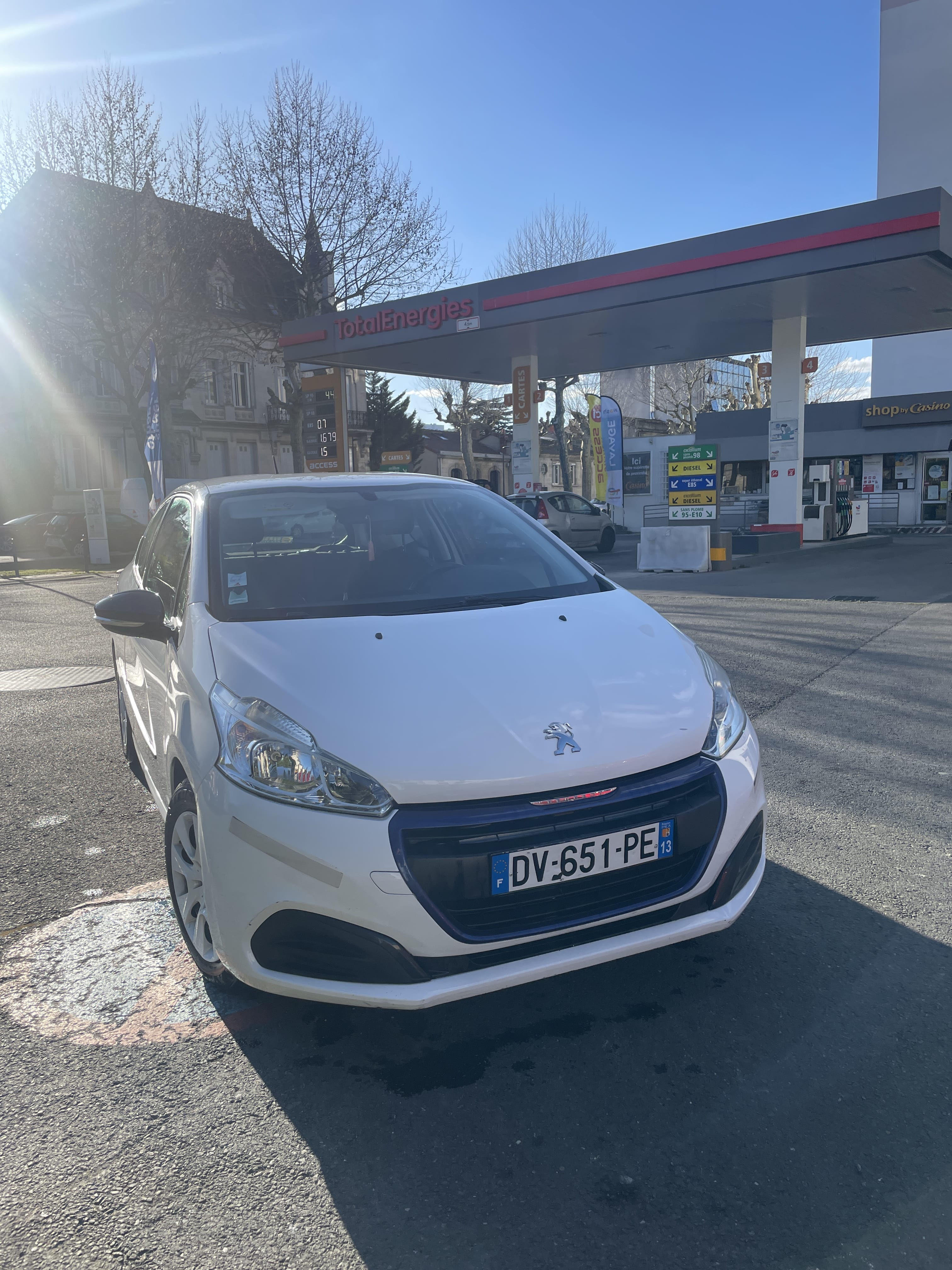 Peugeot 208