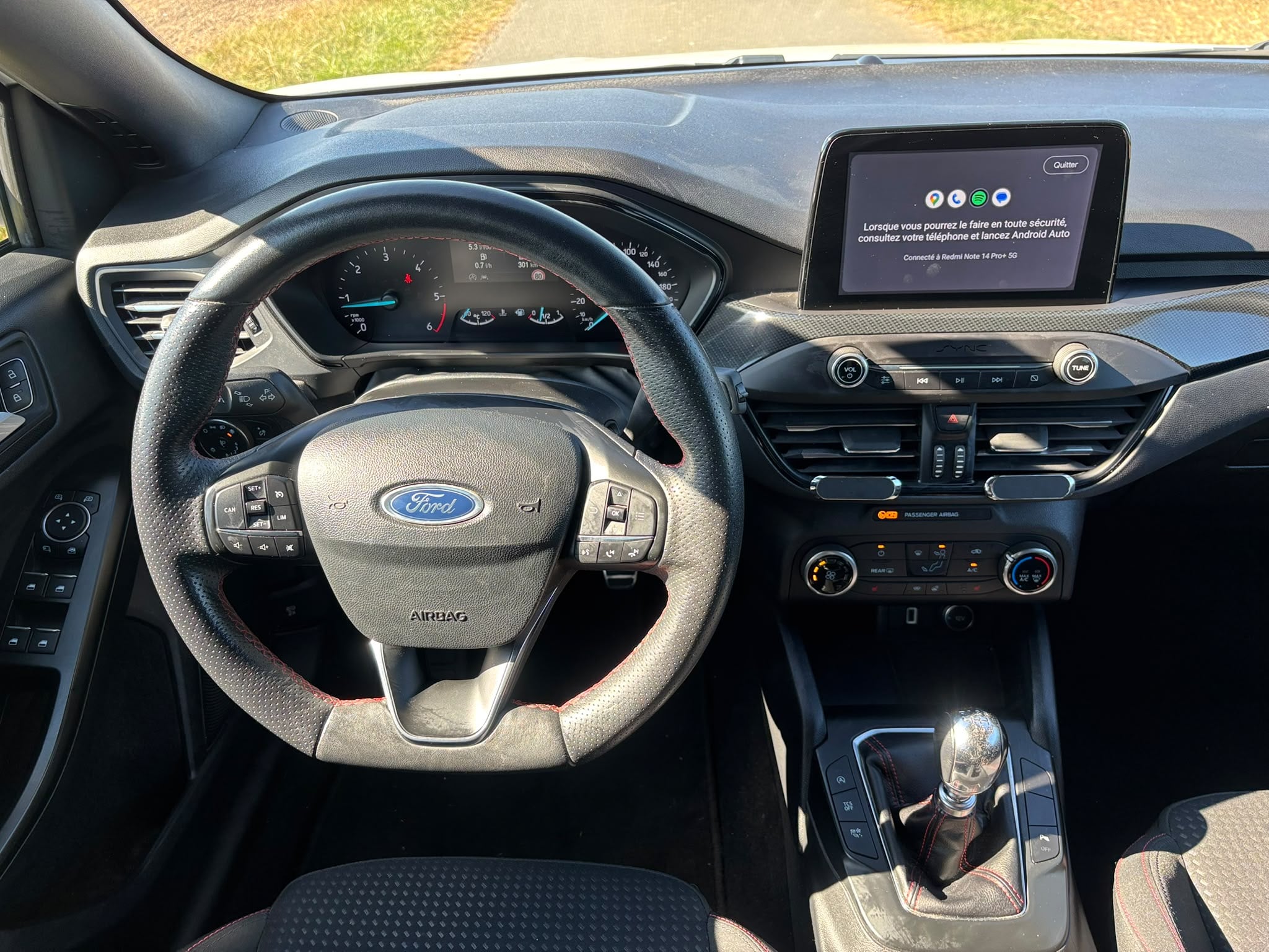 Ford Focus ST Line 1.5 TDCI  Diesel 120 CV avec Audio Bluetooth