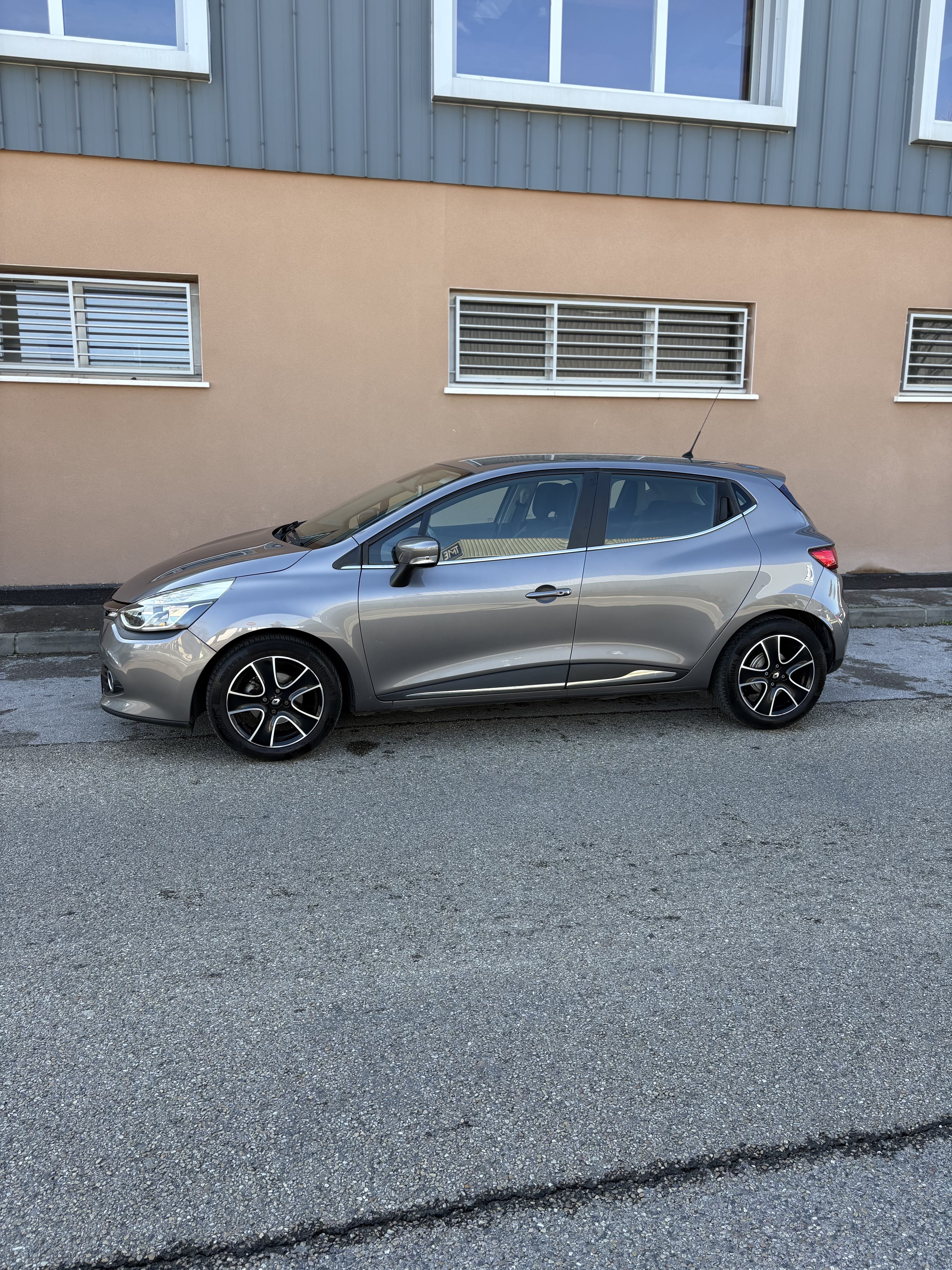 Renault Clio avec Climatisation