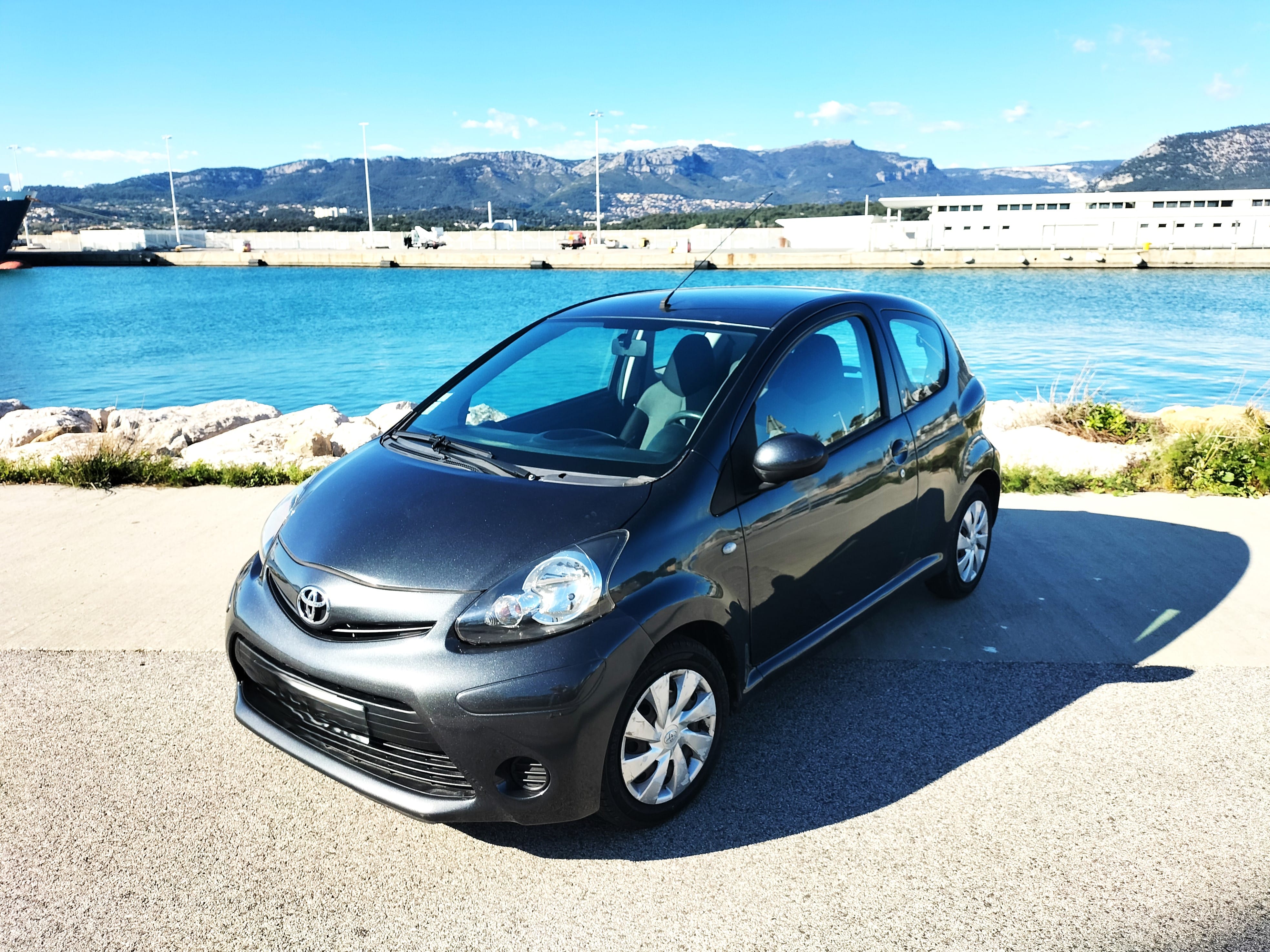 Toyota Aygo Dynamique 2013 – 1.0 VVT-i – 68 ch – Essence – Boîte manuelle - Climatisation, 2013, Essence 95