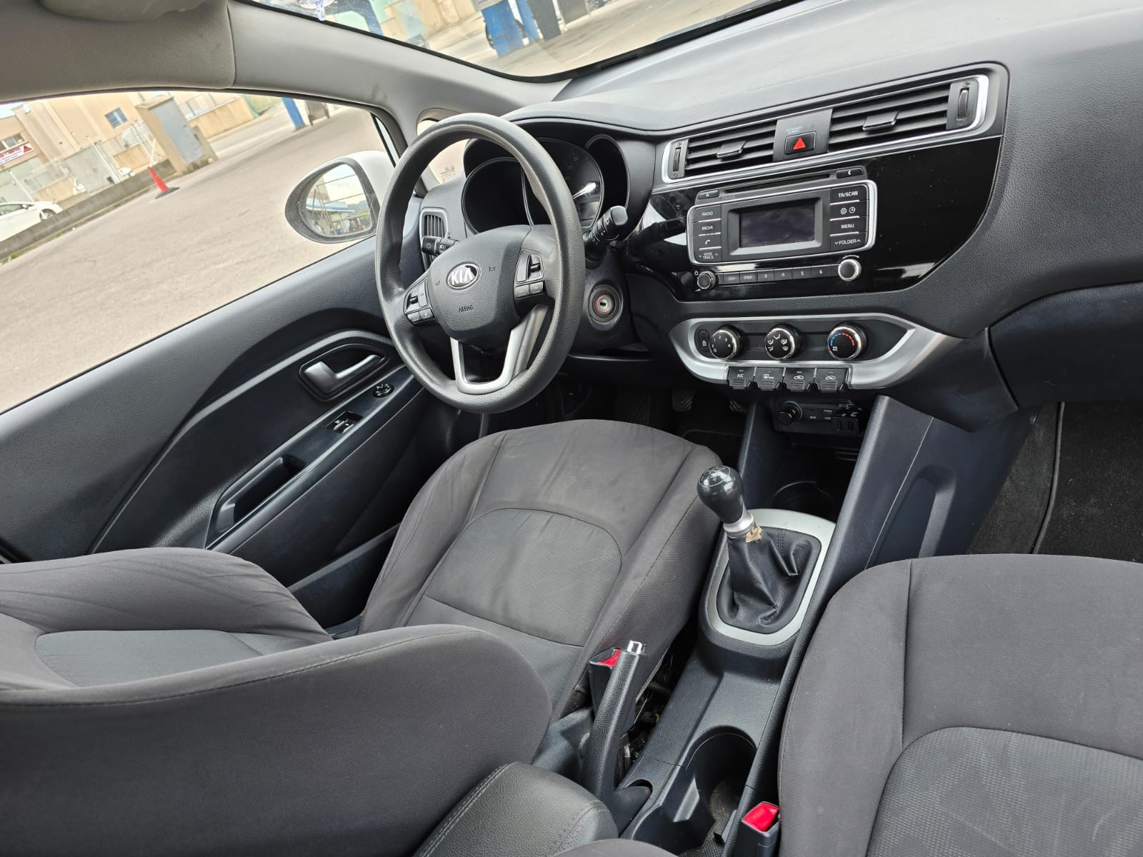 Kia Rio 1.2 CVVT con Entrada de Audio/iPod