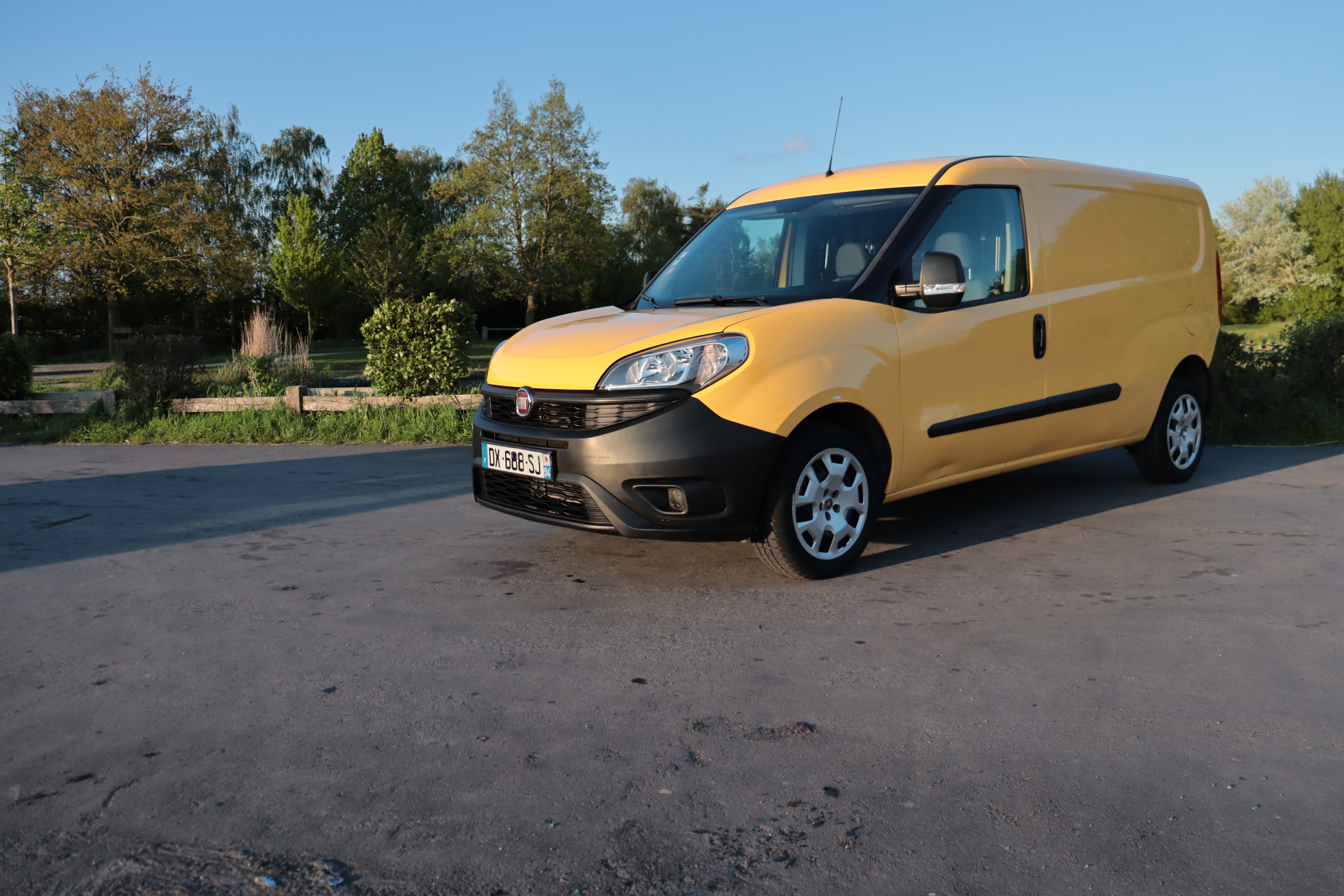 Fiat Doblo Cargo avec Climatisation