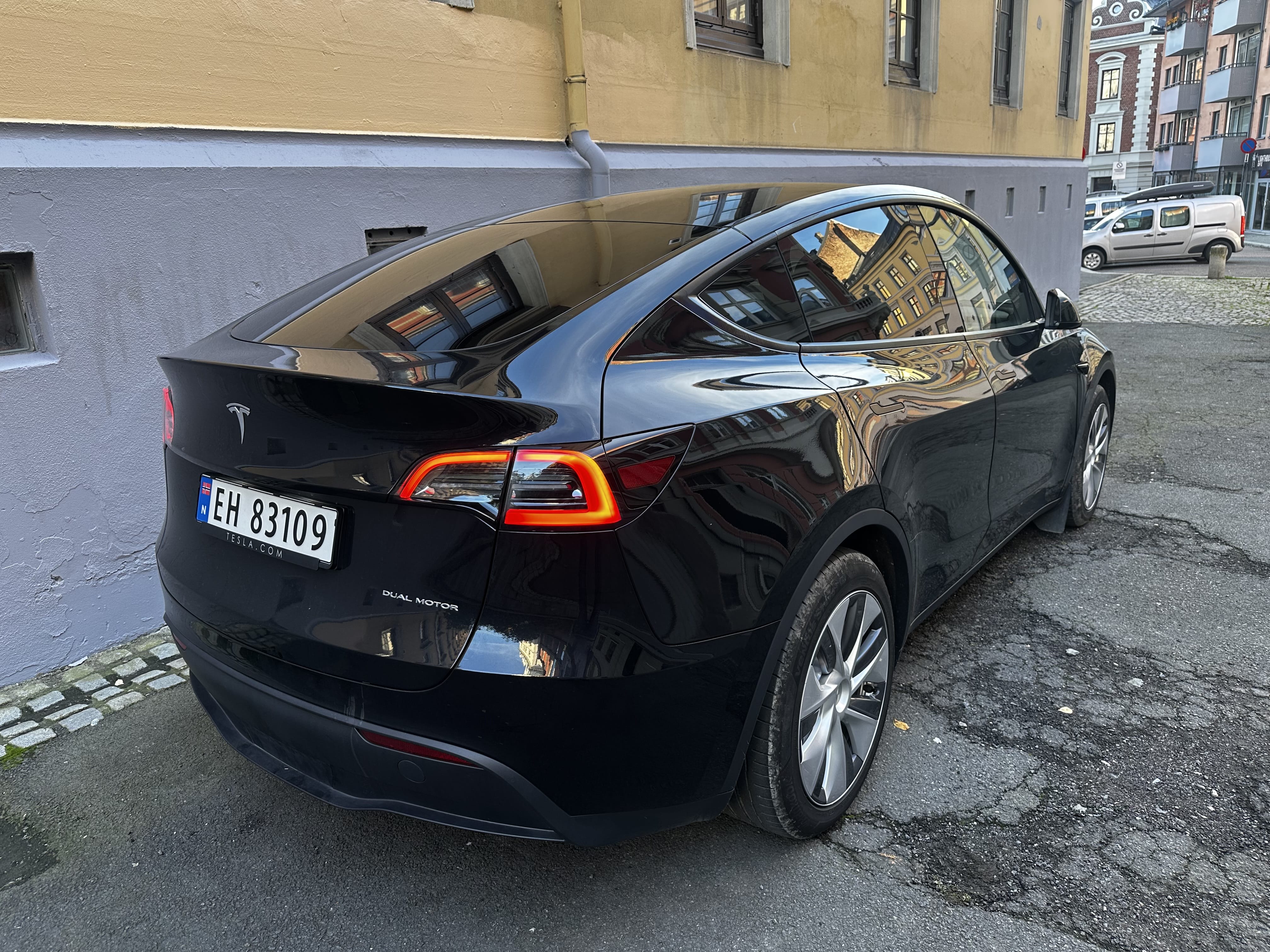 Tesla Model Y Long Range med Ryggekamera