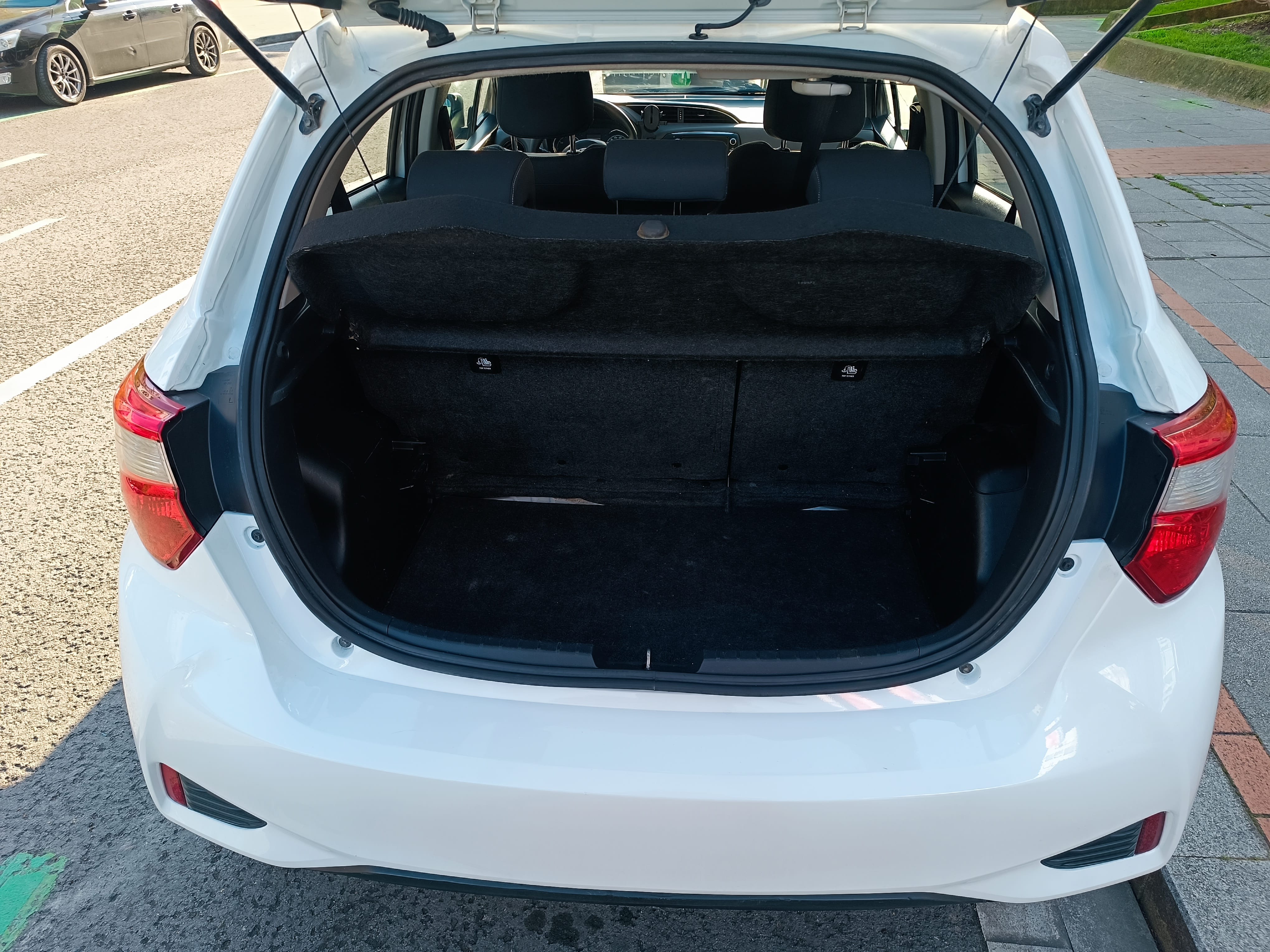 Toyota Yaris Híbrido con Control de velocidad