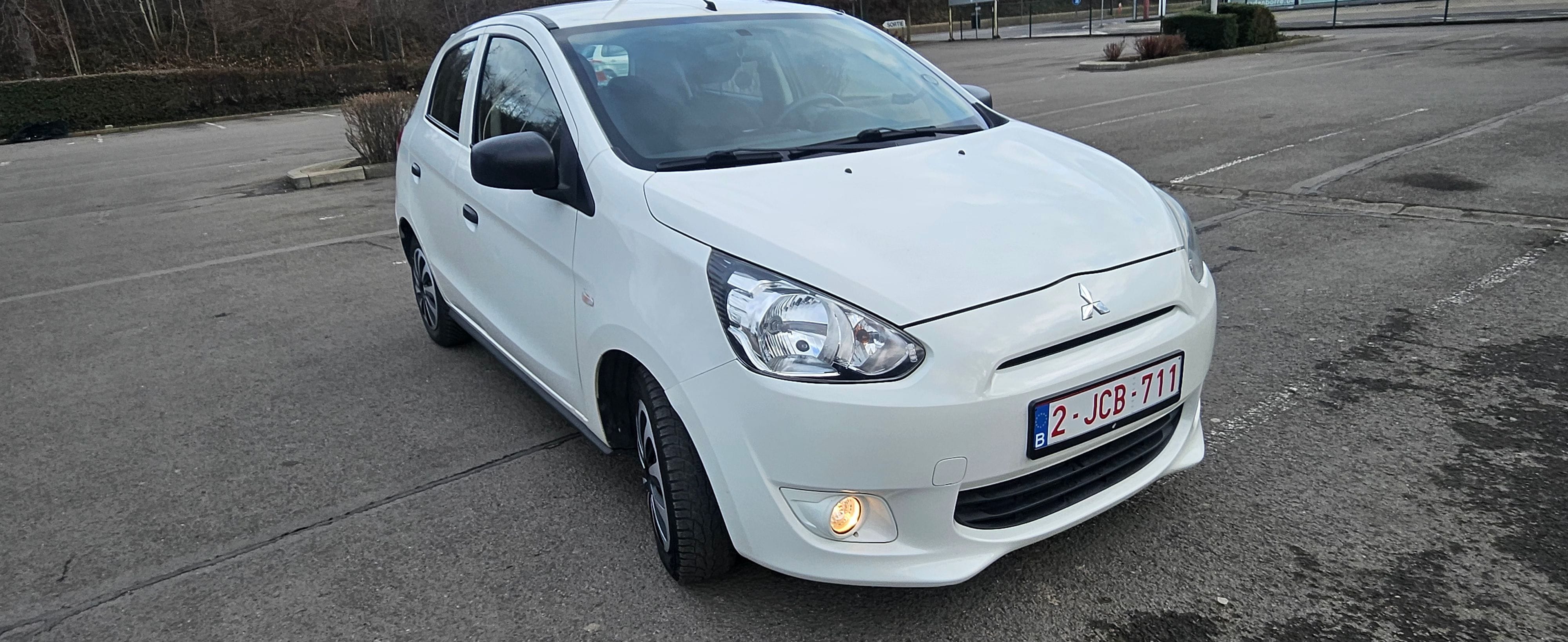 Mitsubishi Space Star 1/0 met Autostoel baby