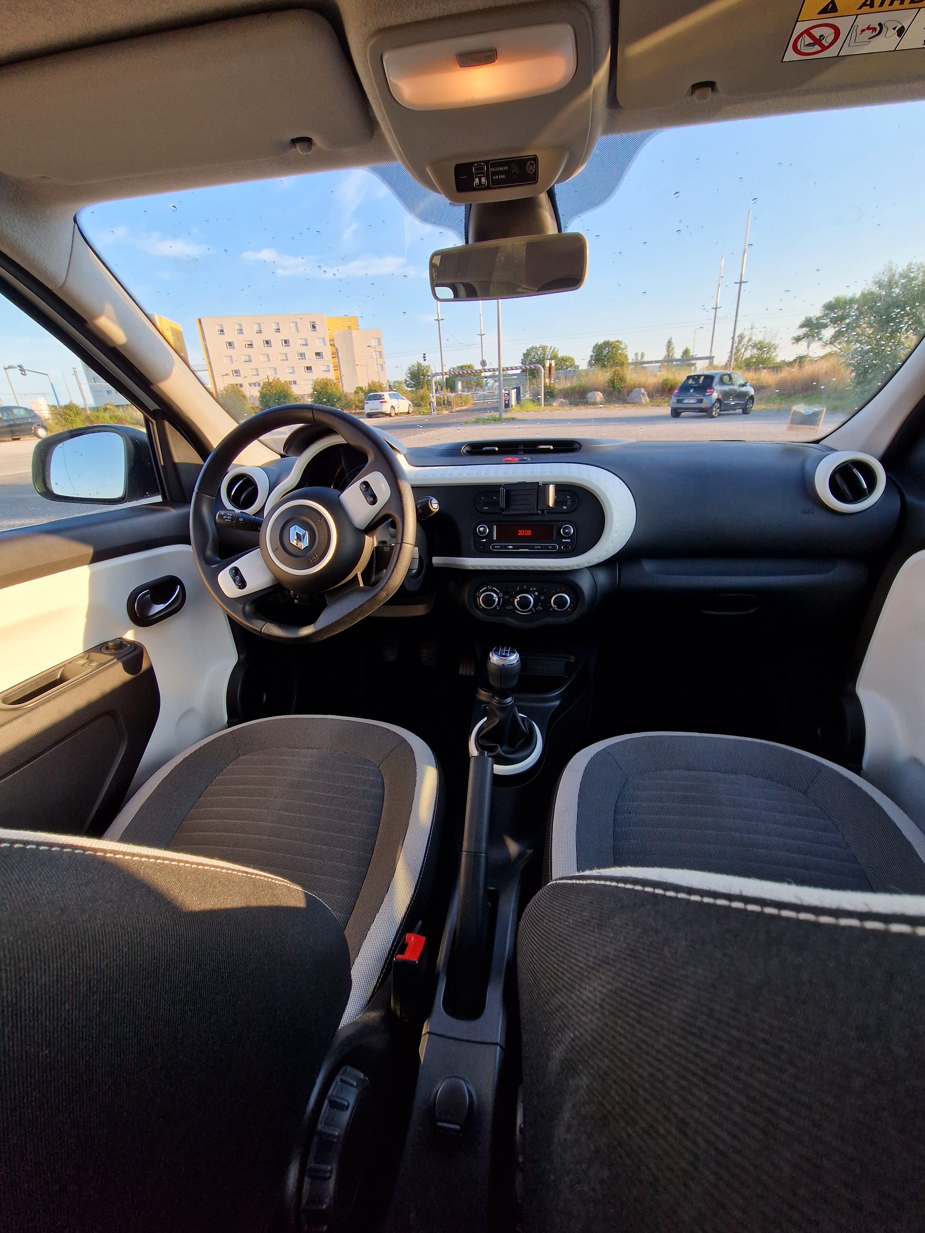 Renault Twingo III with Bluetooth audio