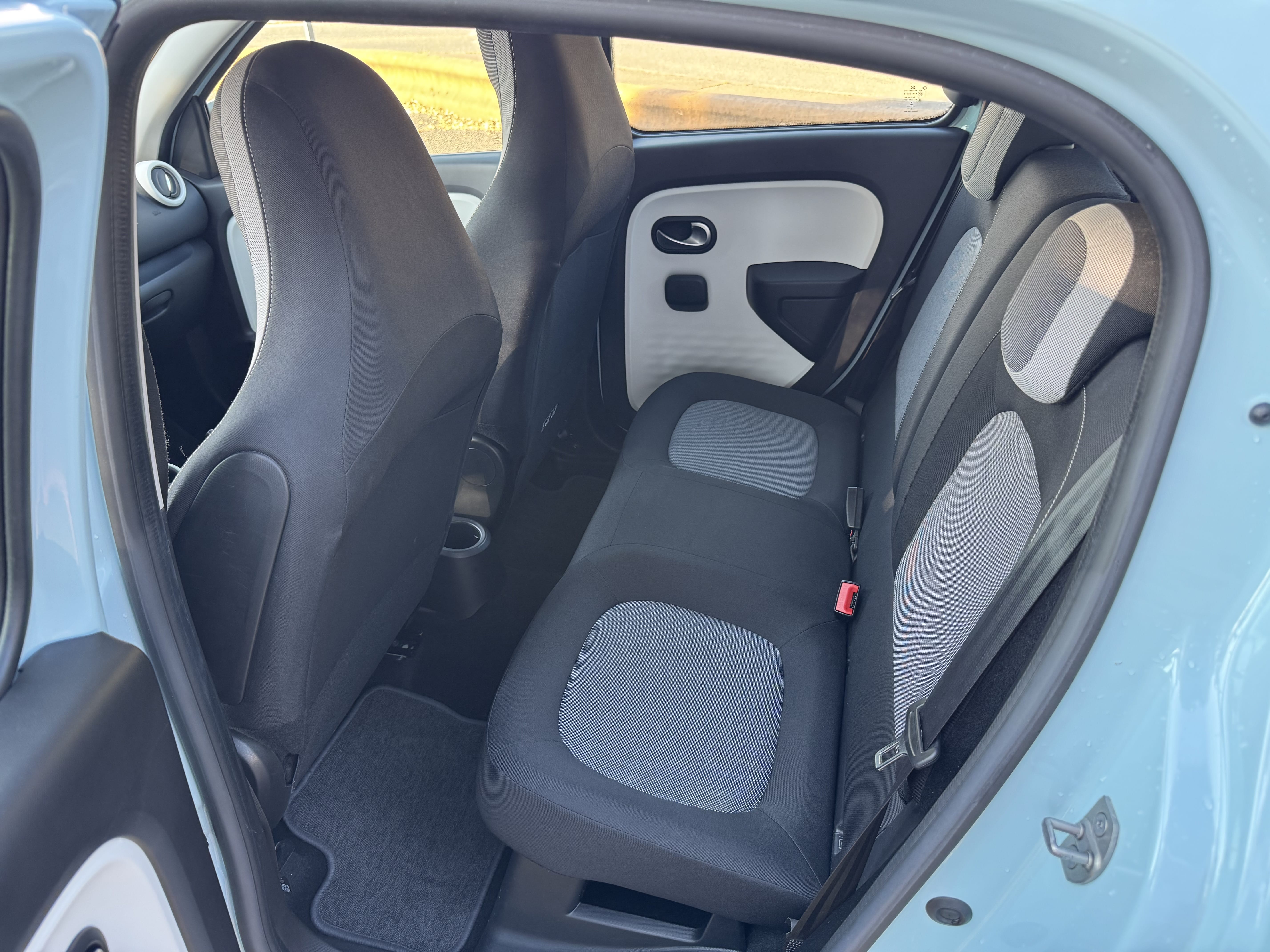 Renault Twingo III avec Entrée audio / iPod