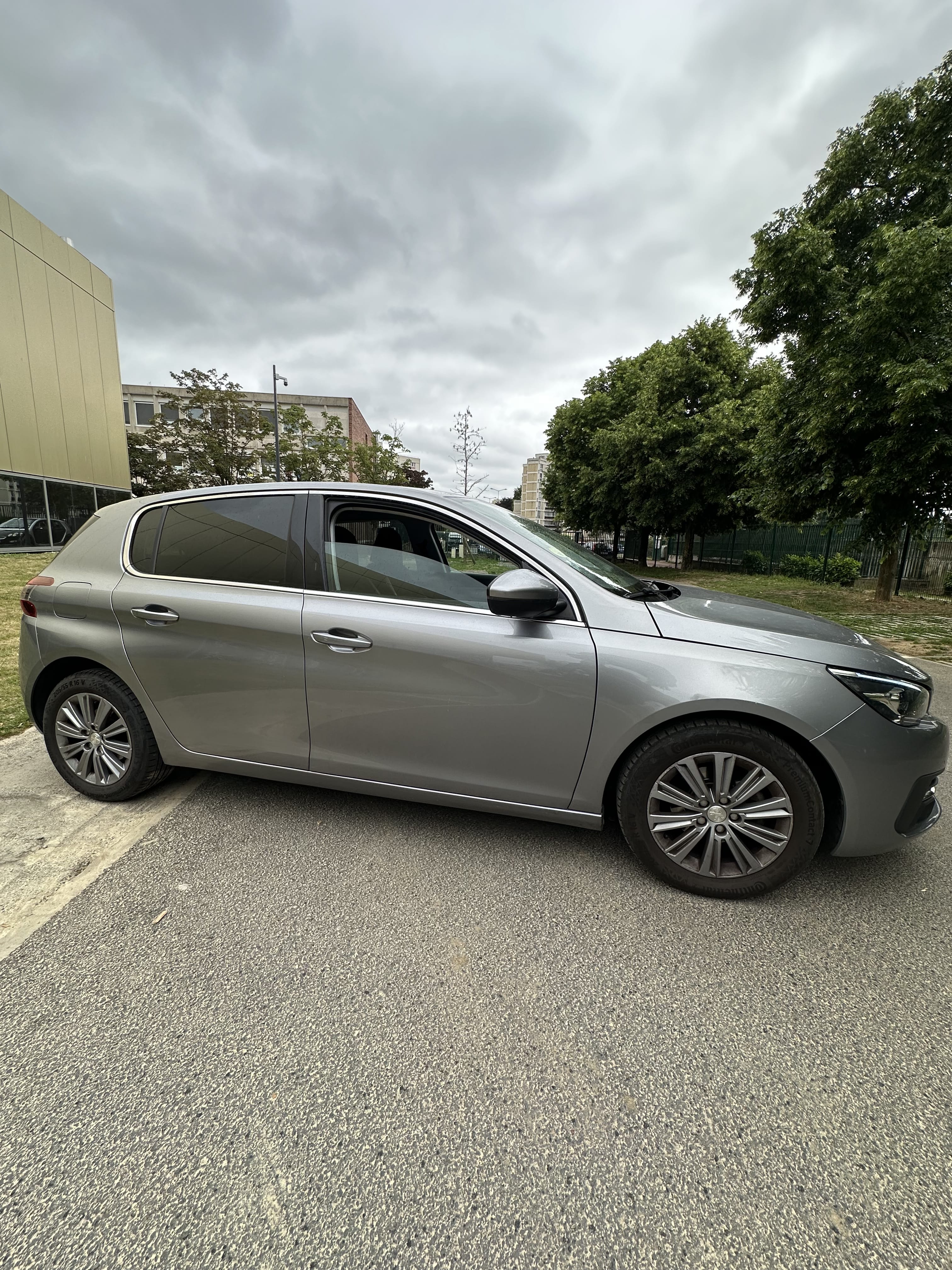 Peugeot 308 avec GPS
