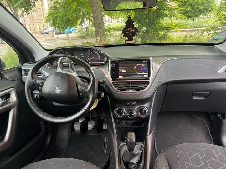 Peugeot 2008 avec GPS