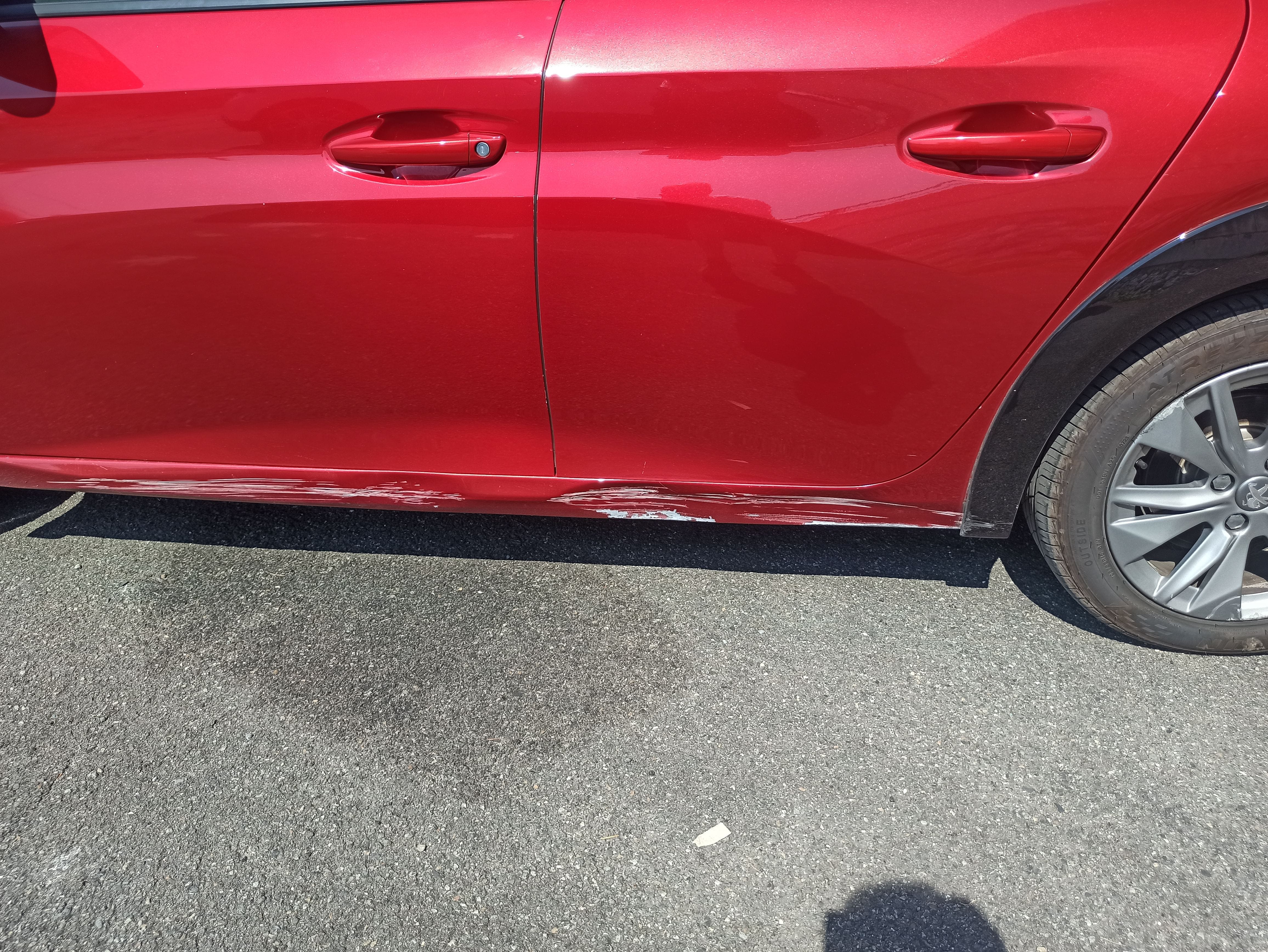 Peugeot 208 avec Apple CarPlay