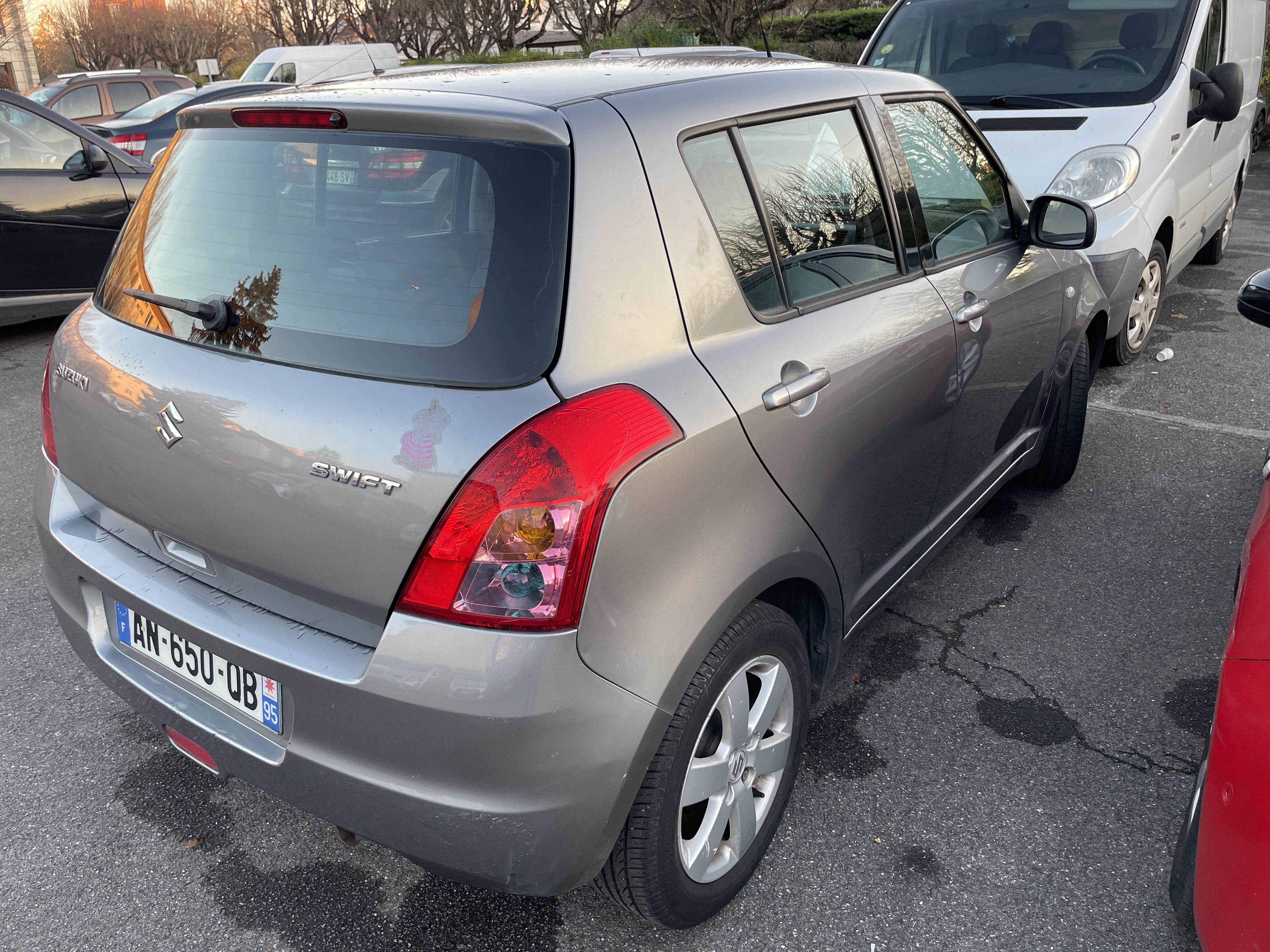 Suzuki Swift Citadine idéale.