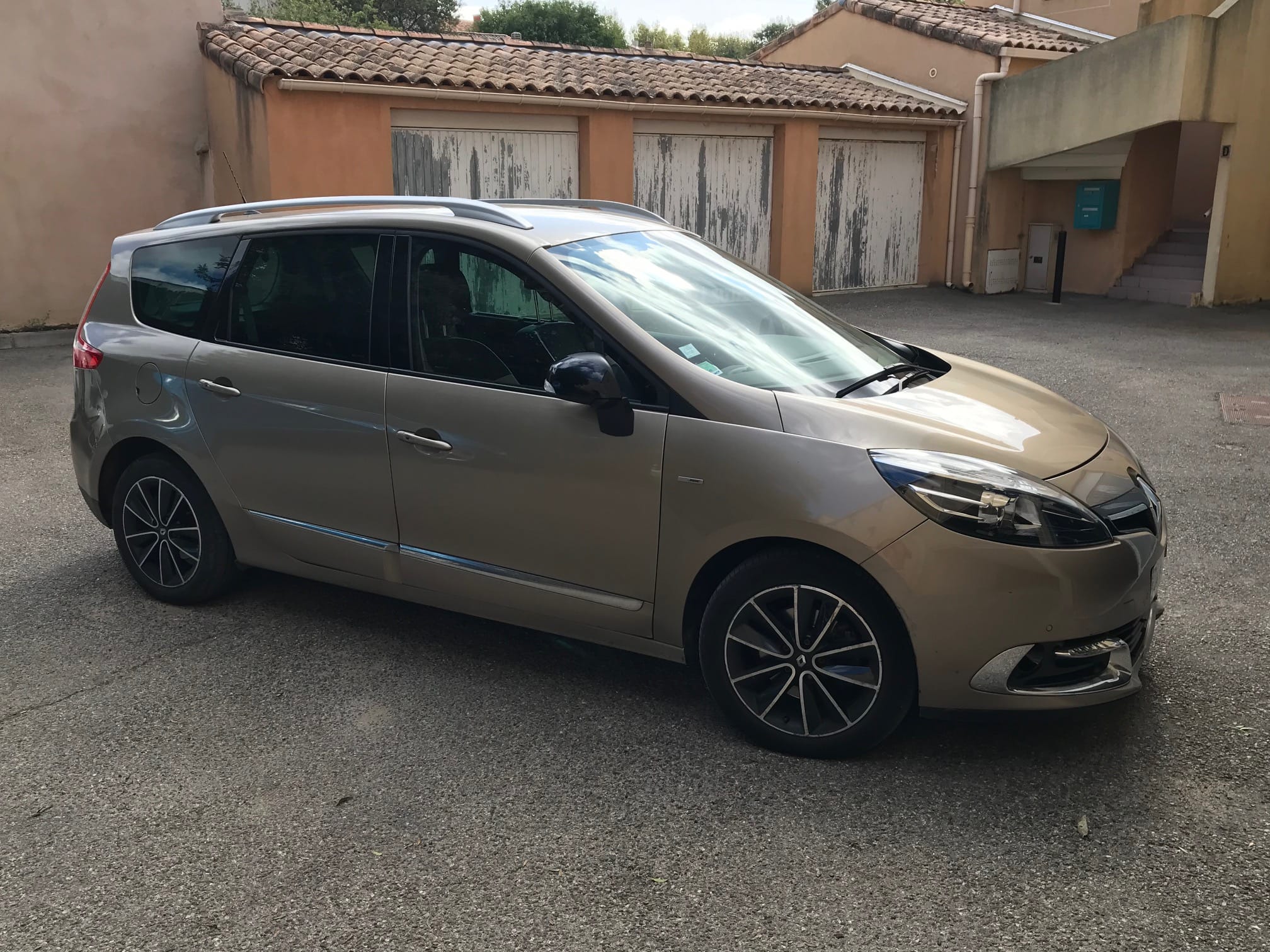 Renault Grand Scenic Modele 130 Cv Bose (qualité audio exceptionnelle) avec Entrée audio / iPod