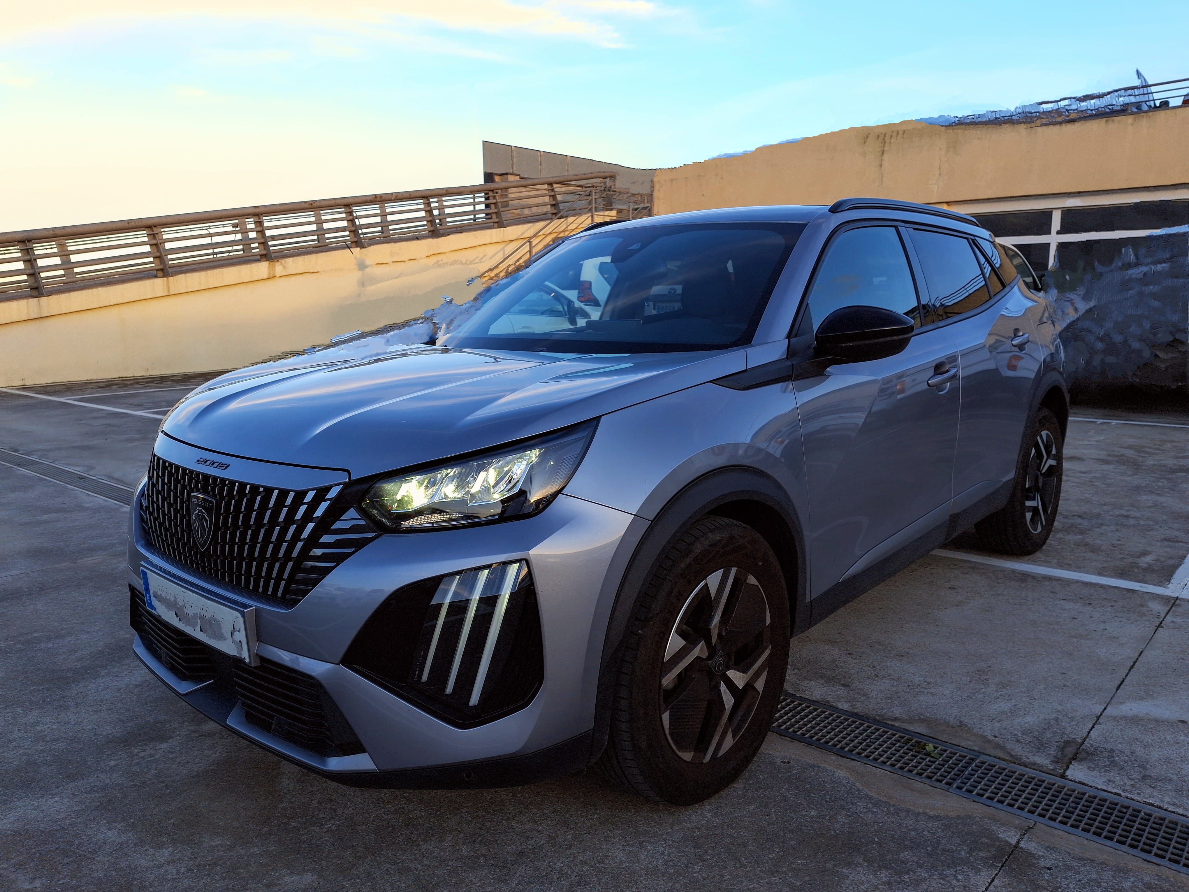 Peugeot 2008 Allure PureTech 100 S&S 6 Vel. MAN - 0867MRC, 2024, Gasolina 95