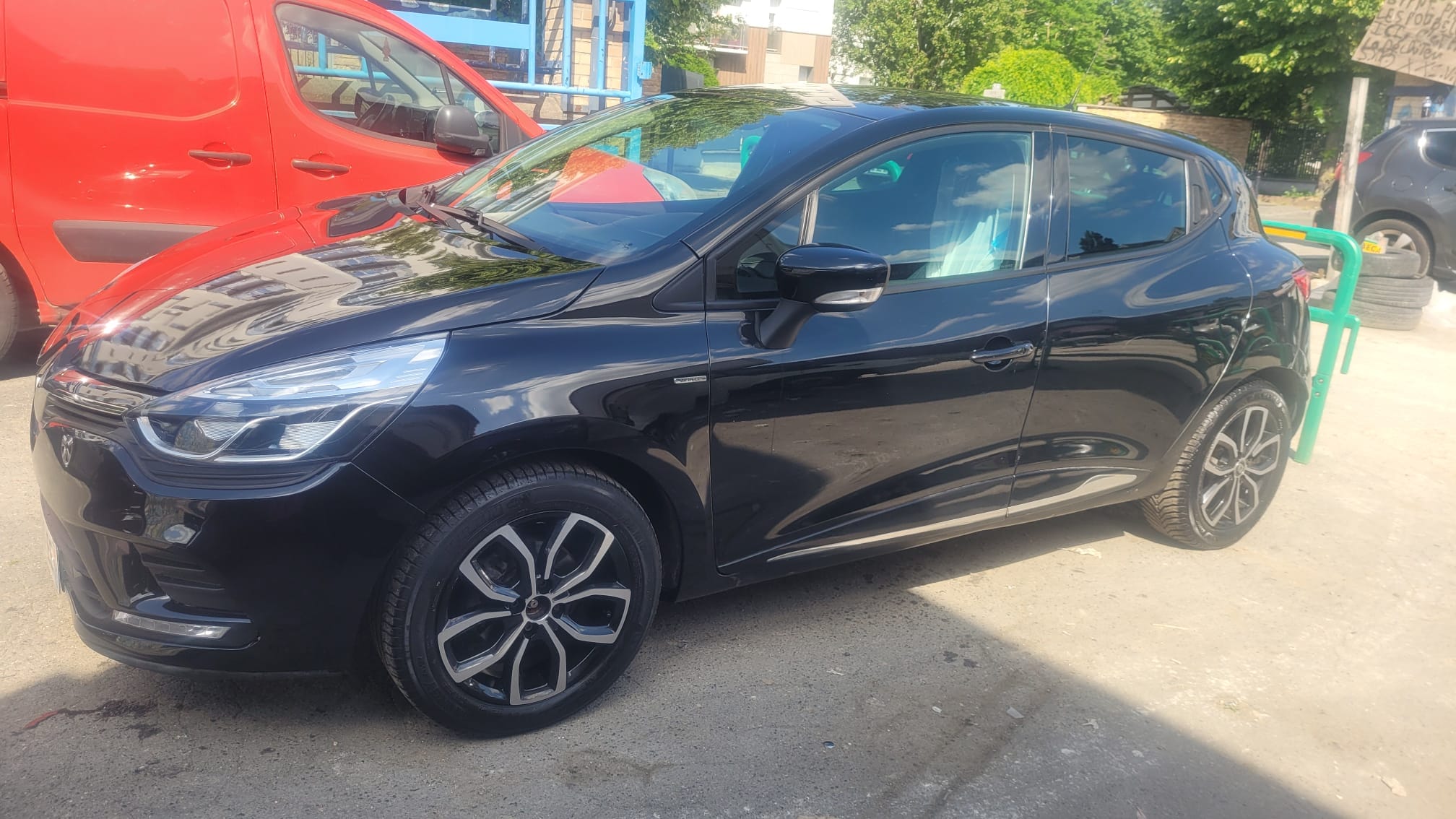 Renault Clio avec Climatisation