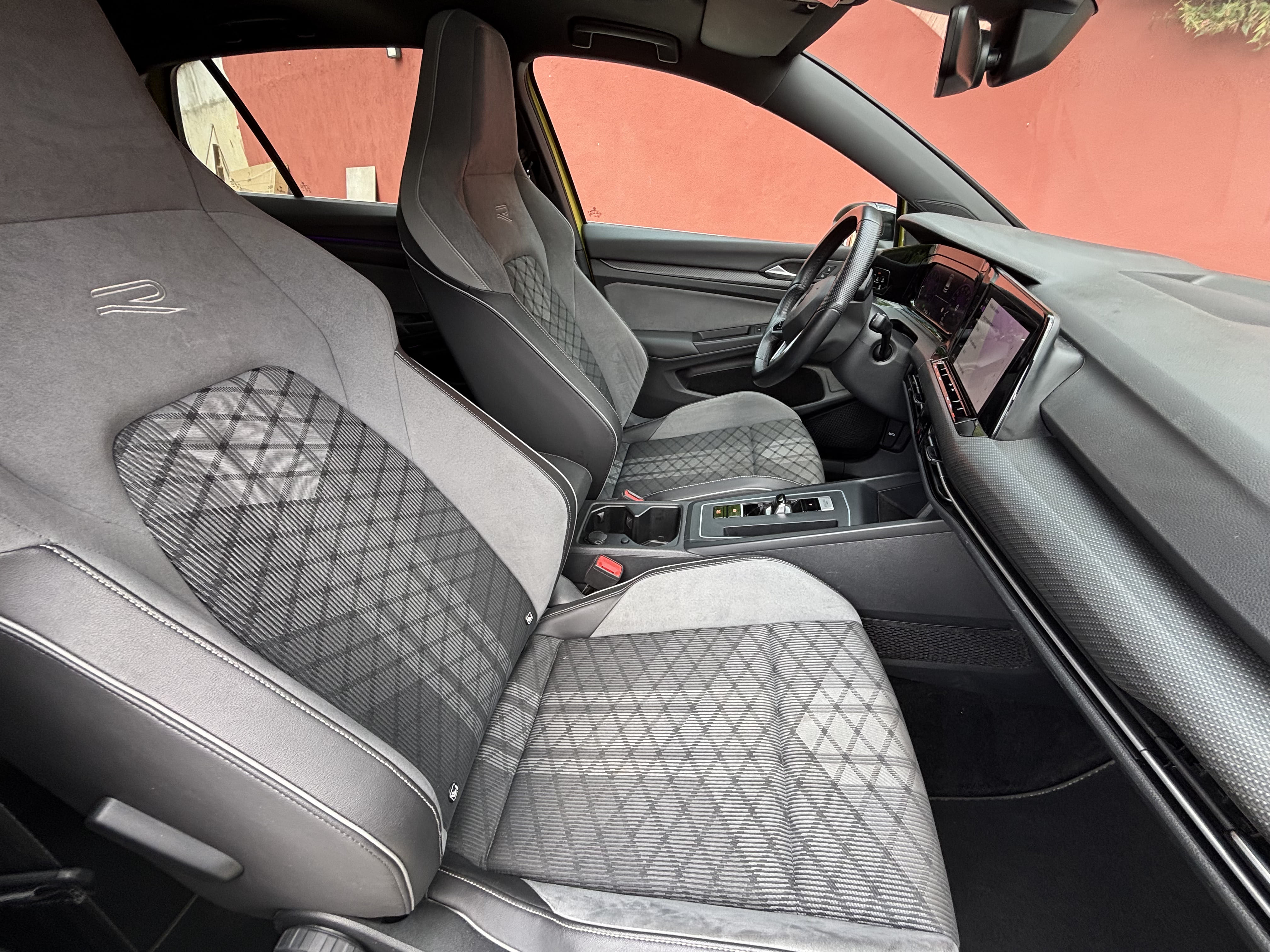 Volkswagen Golf with Cruise control
