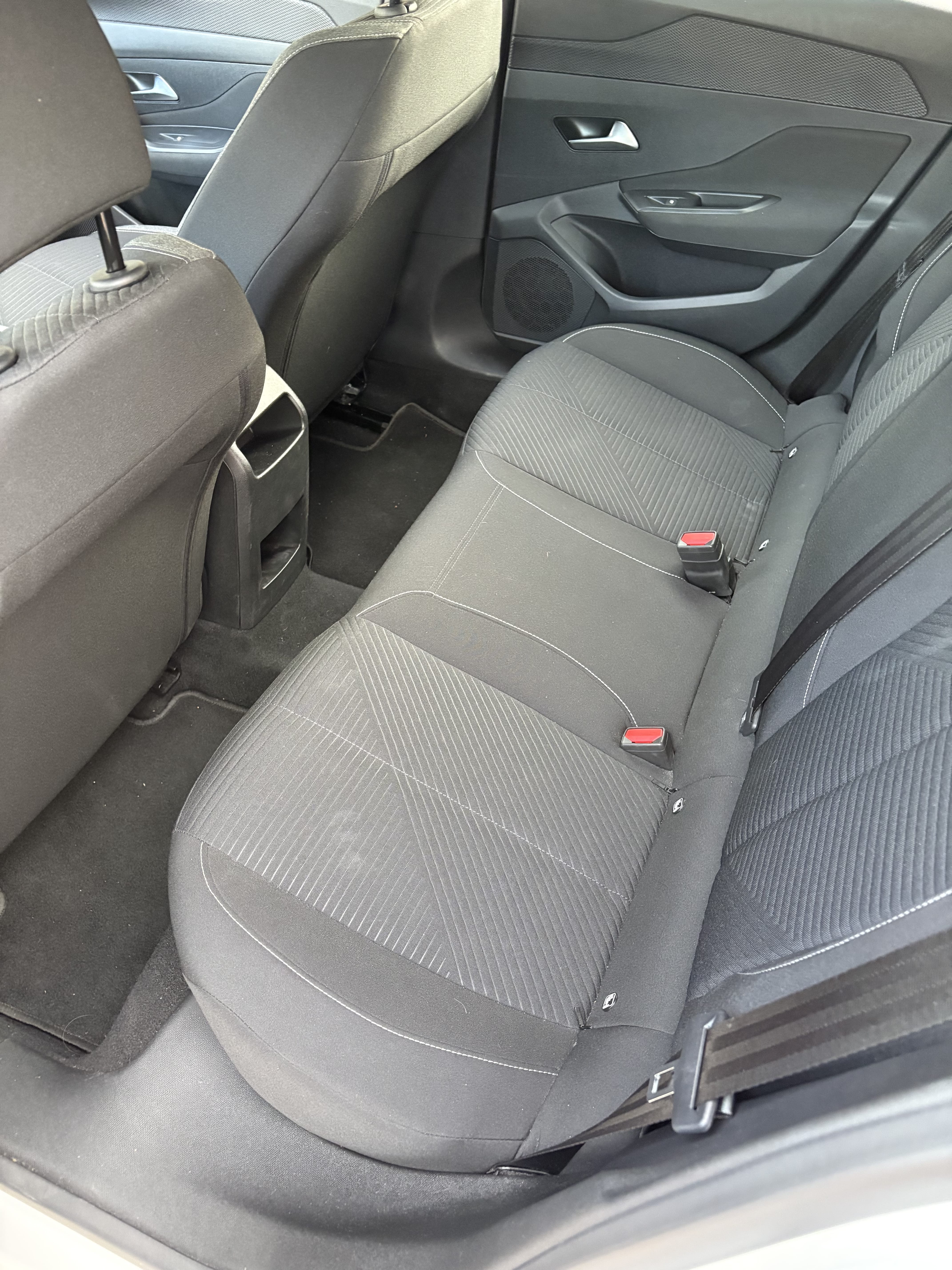 Peugeot 308 1.5 bluehdi con Puertos de carga USB