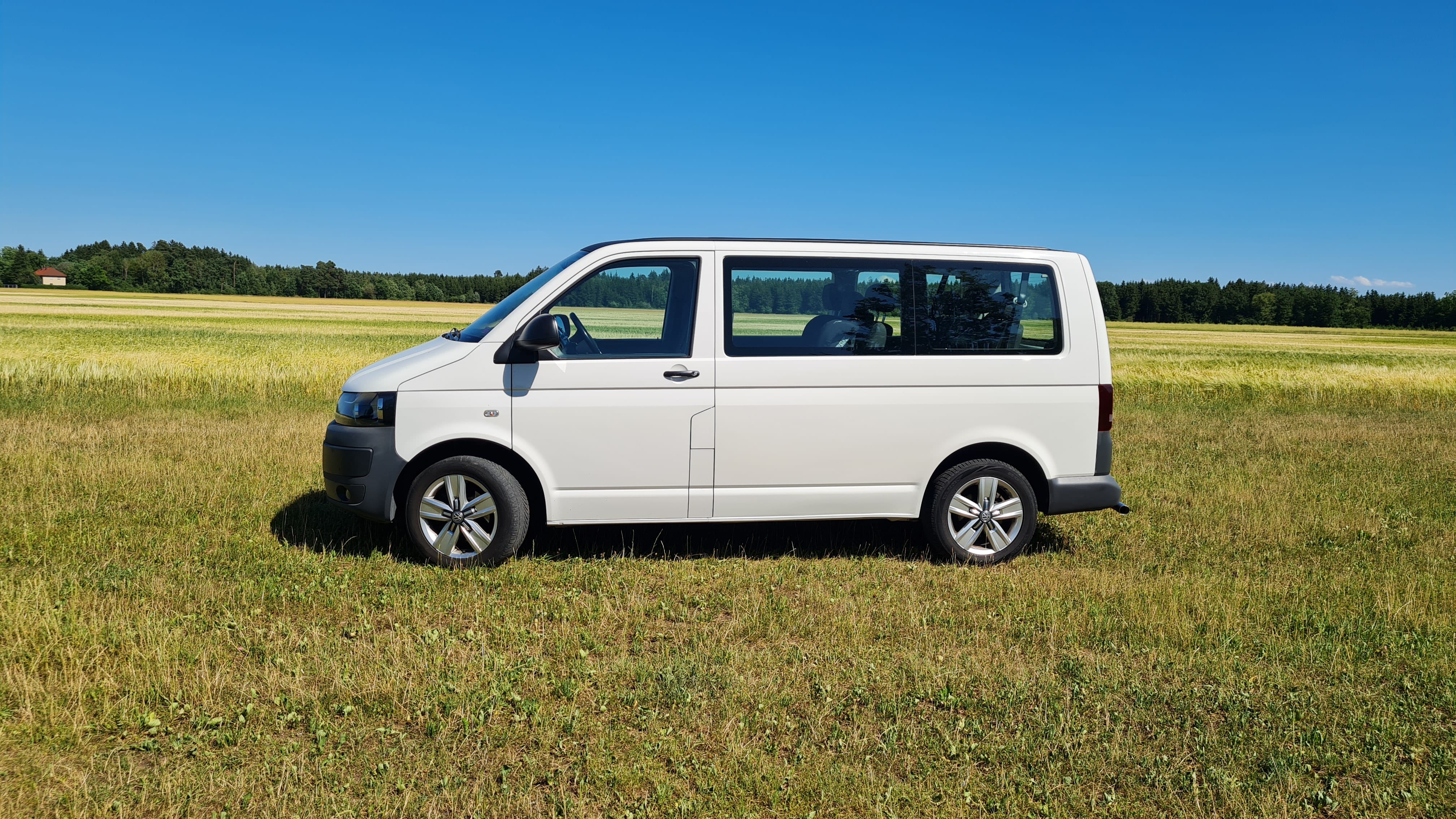 Volkswagen Caravelle 2.0 TDI DSG mit Klimaanlage