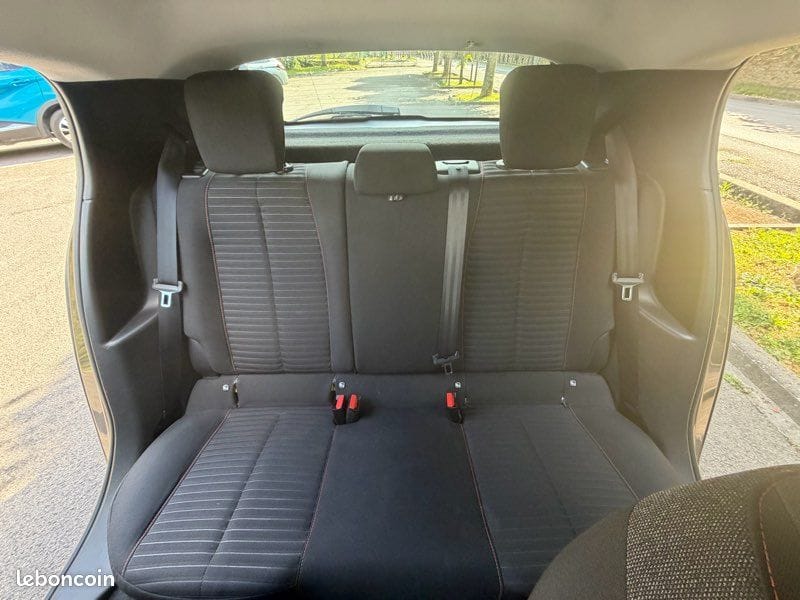 Peugeot 208 II Business avec Apple CarPlay