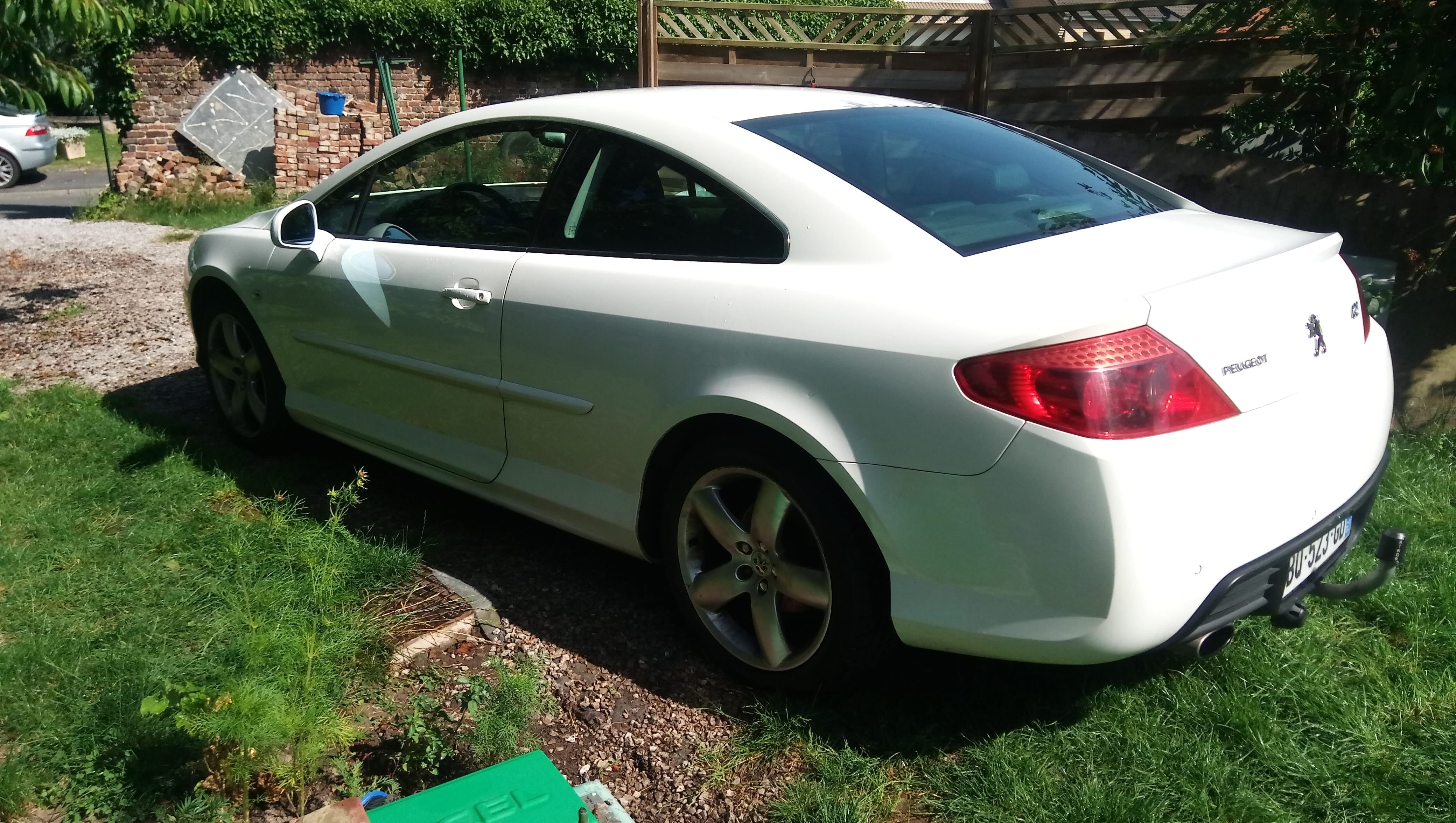Peugeot 407 Coupé 2L hdi navtech avec Régulateur de vitesse