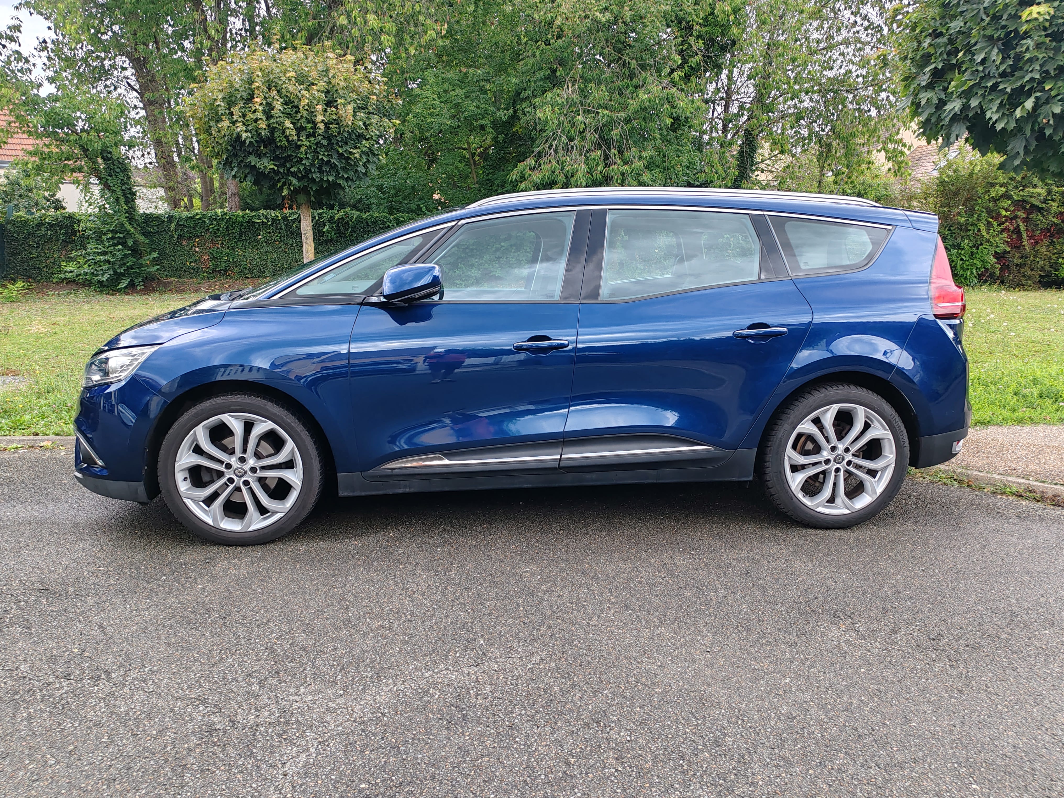 Renault Grand Scenic avec Climatisation
