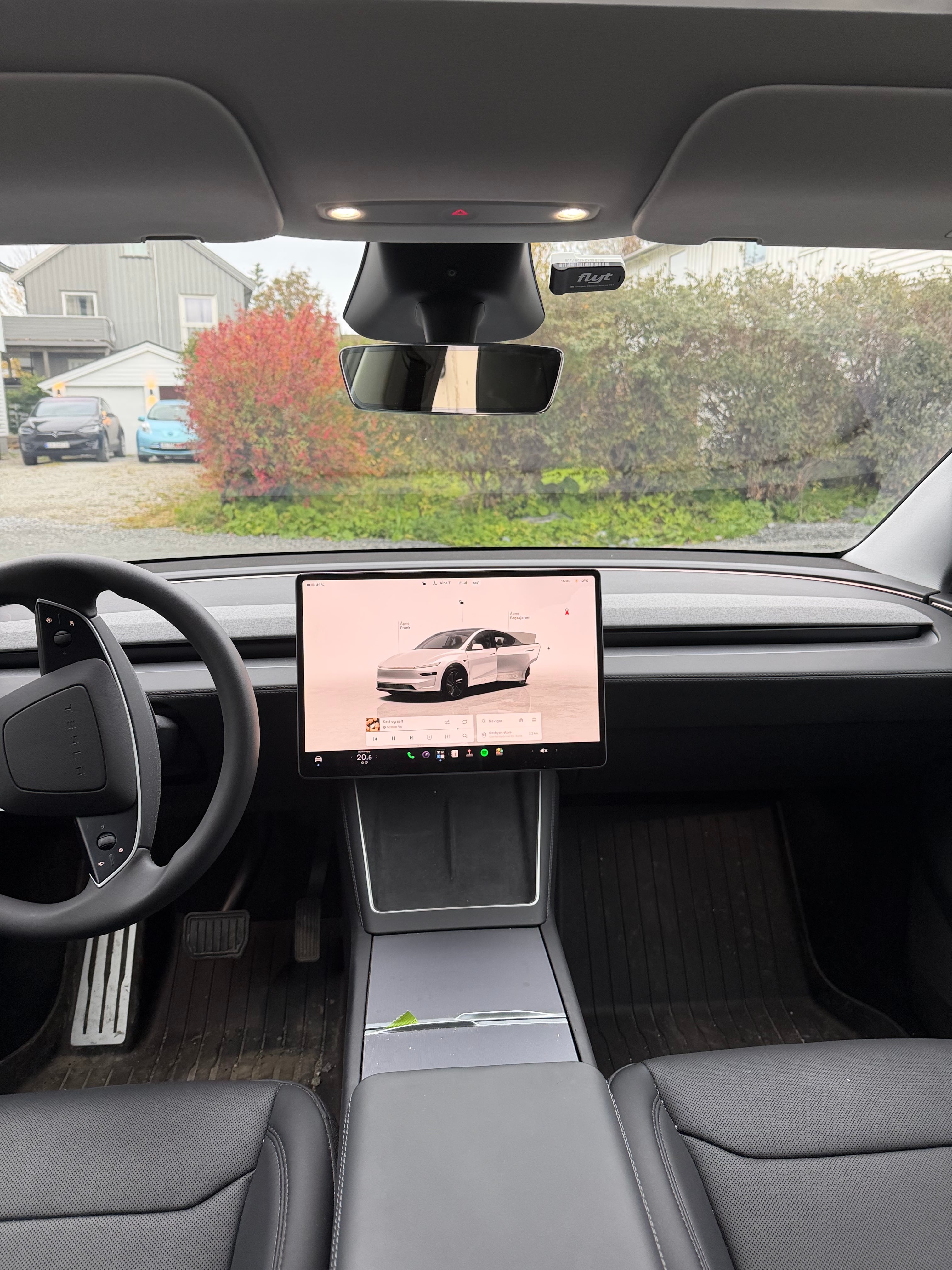 Tesla Model Y Long Range med GPS
