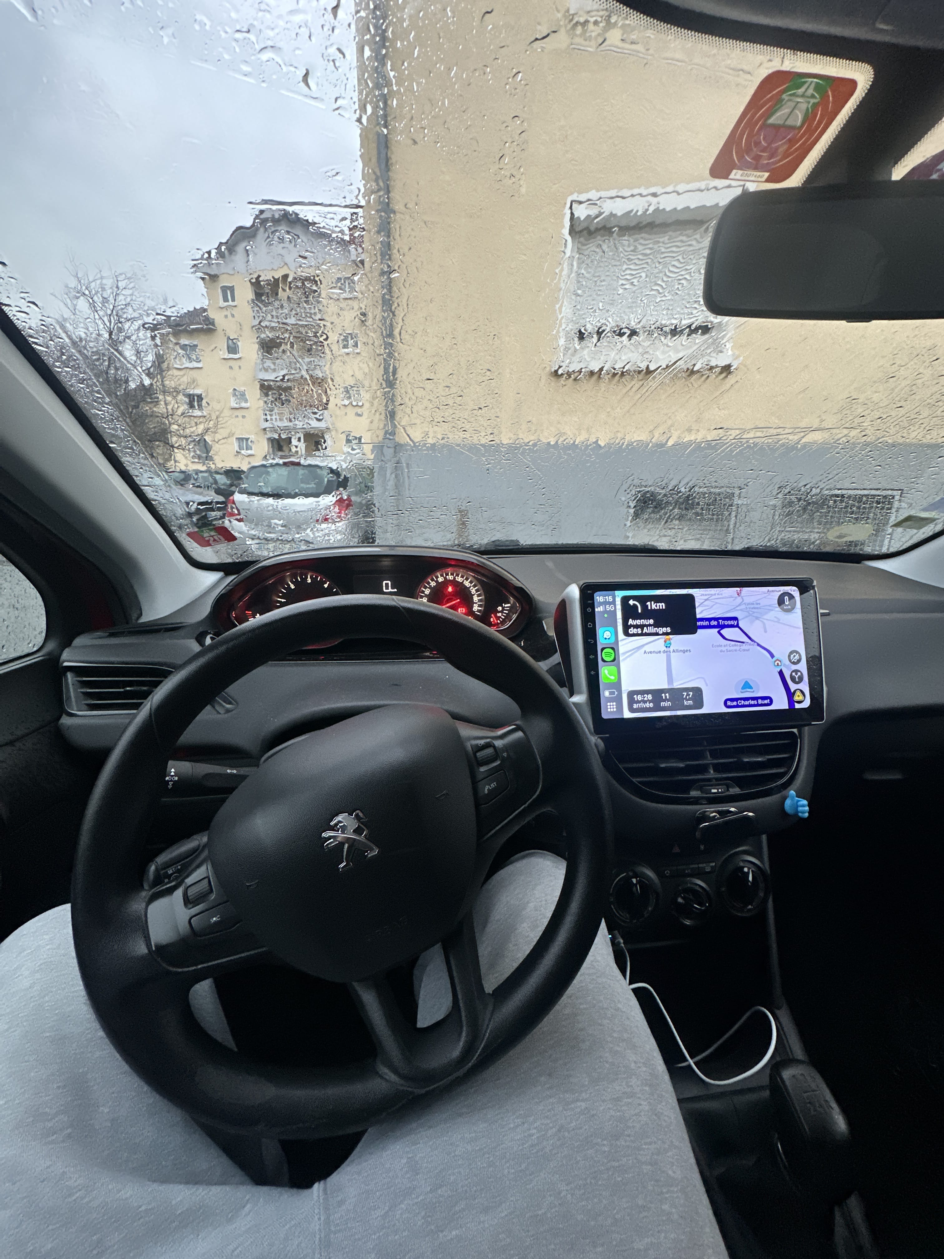 Peugeot 208 avec GPS